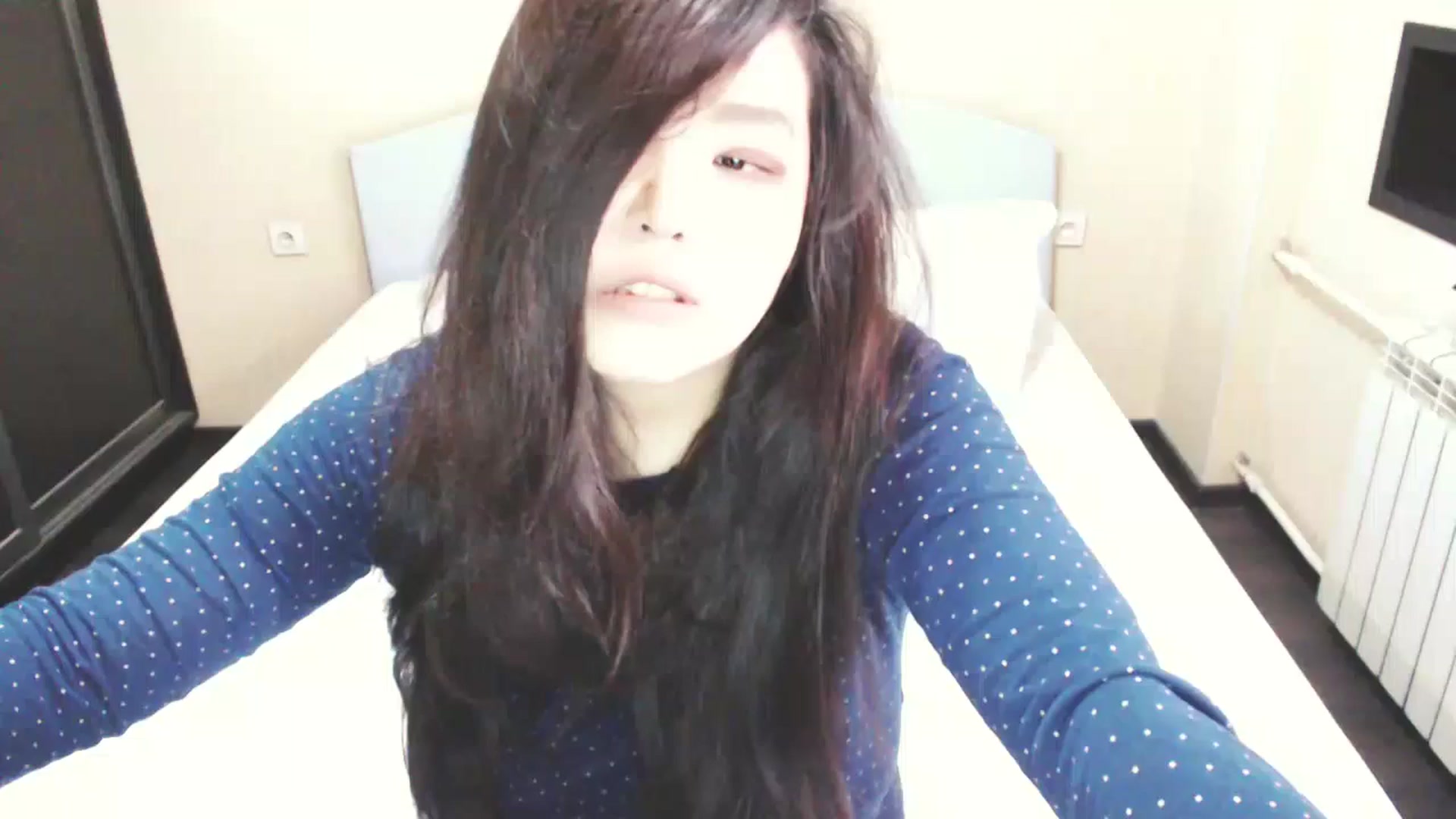Gallery image thumbnail from AmaiSan's myfreecams stream on, 04/14/2025, 05:22 image 12 of 20