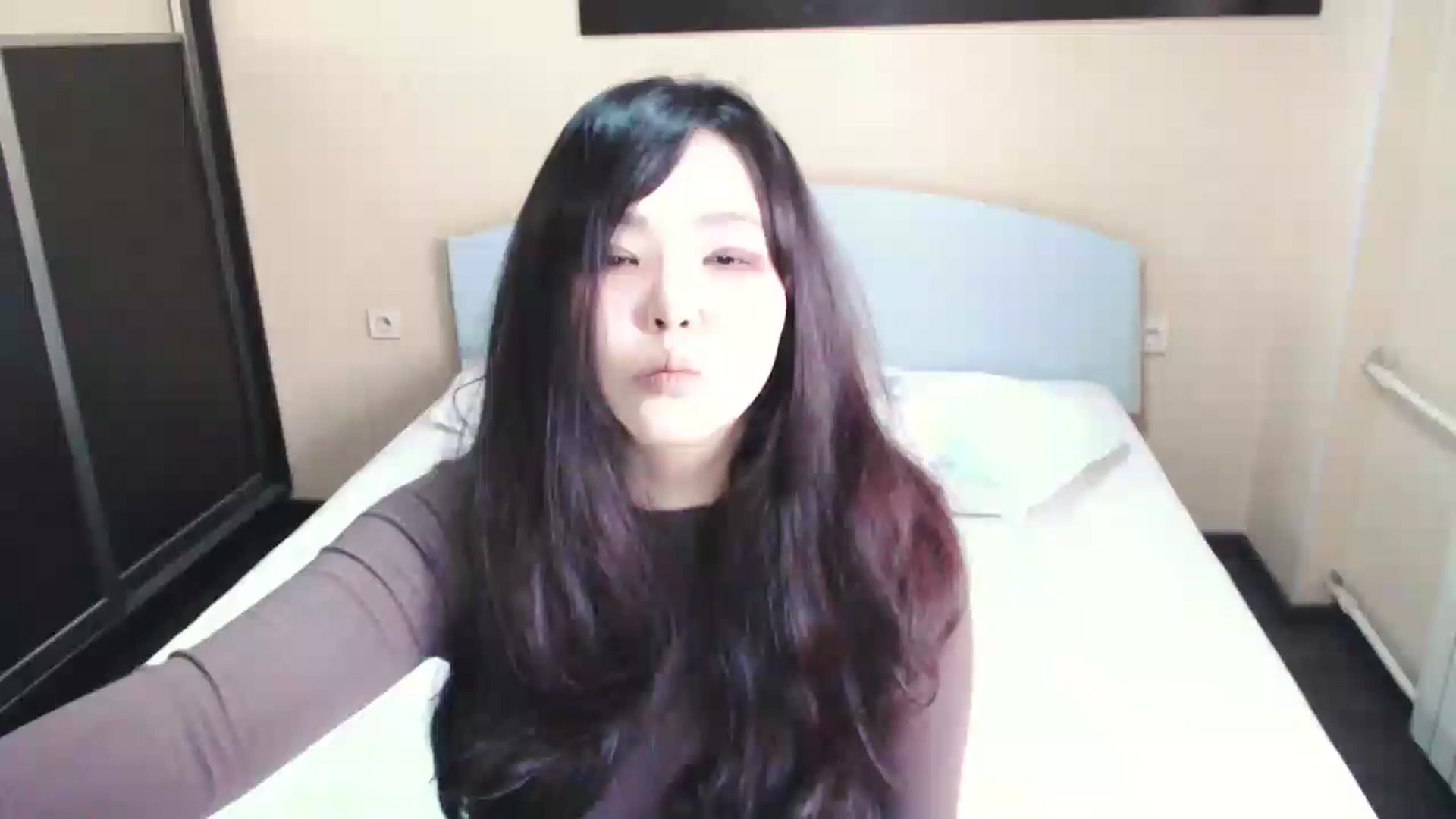 Gallery image thumbnail from AmaiSan's myfreecams stream on, 05/07/2025, 04:48 image 1 of 20