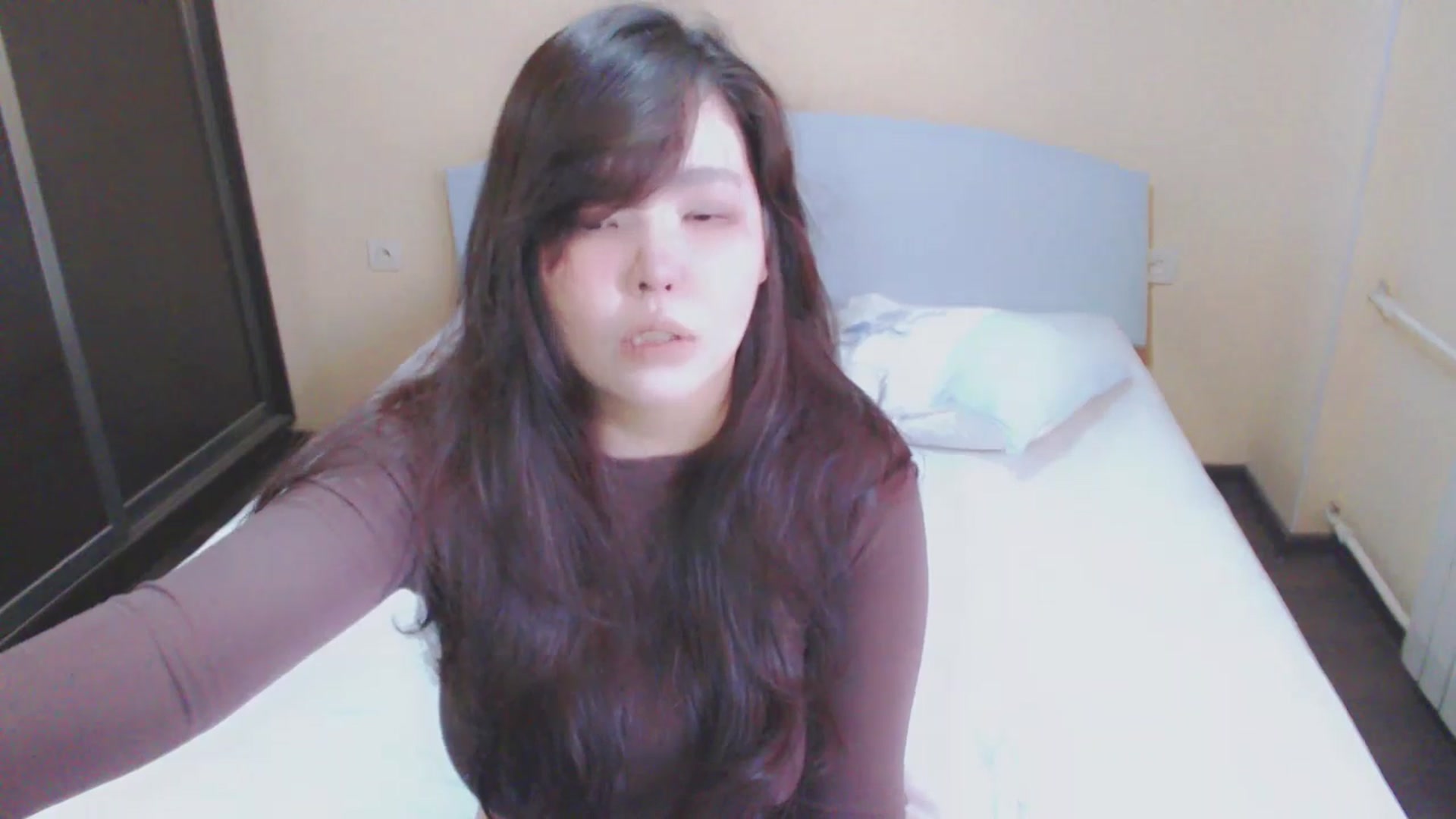Gallery image thumbnail from AmaiSan's myfreecams stream on, 05/07/2025, 05:31 image 17 of 20