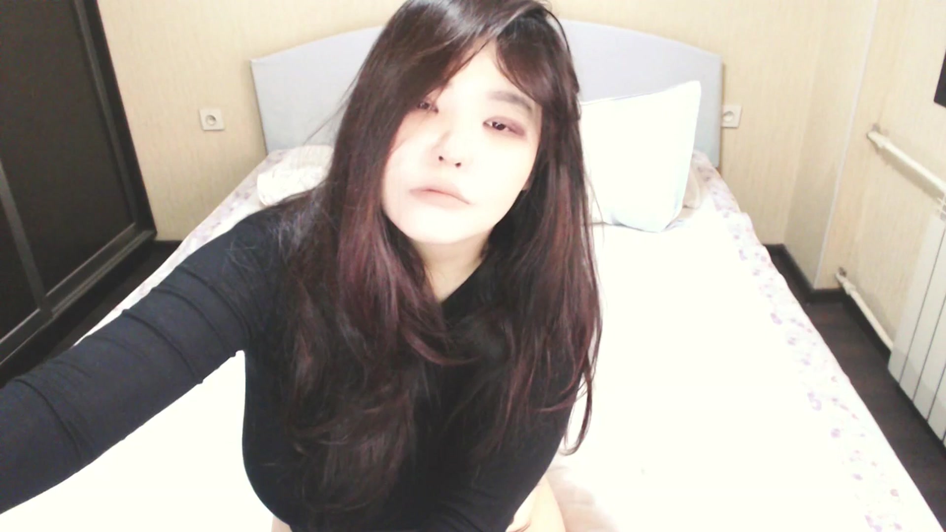Gallery image thumbnail from AmaiSan's myfreecams stream on, 05/14/2025, 05:38 image 15 of 20