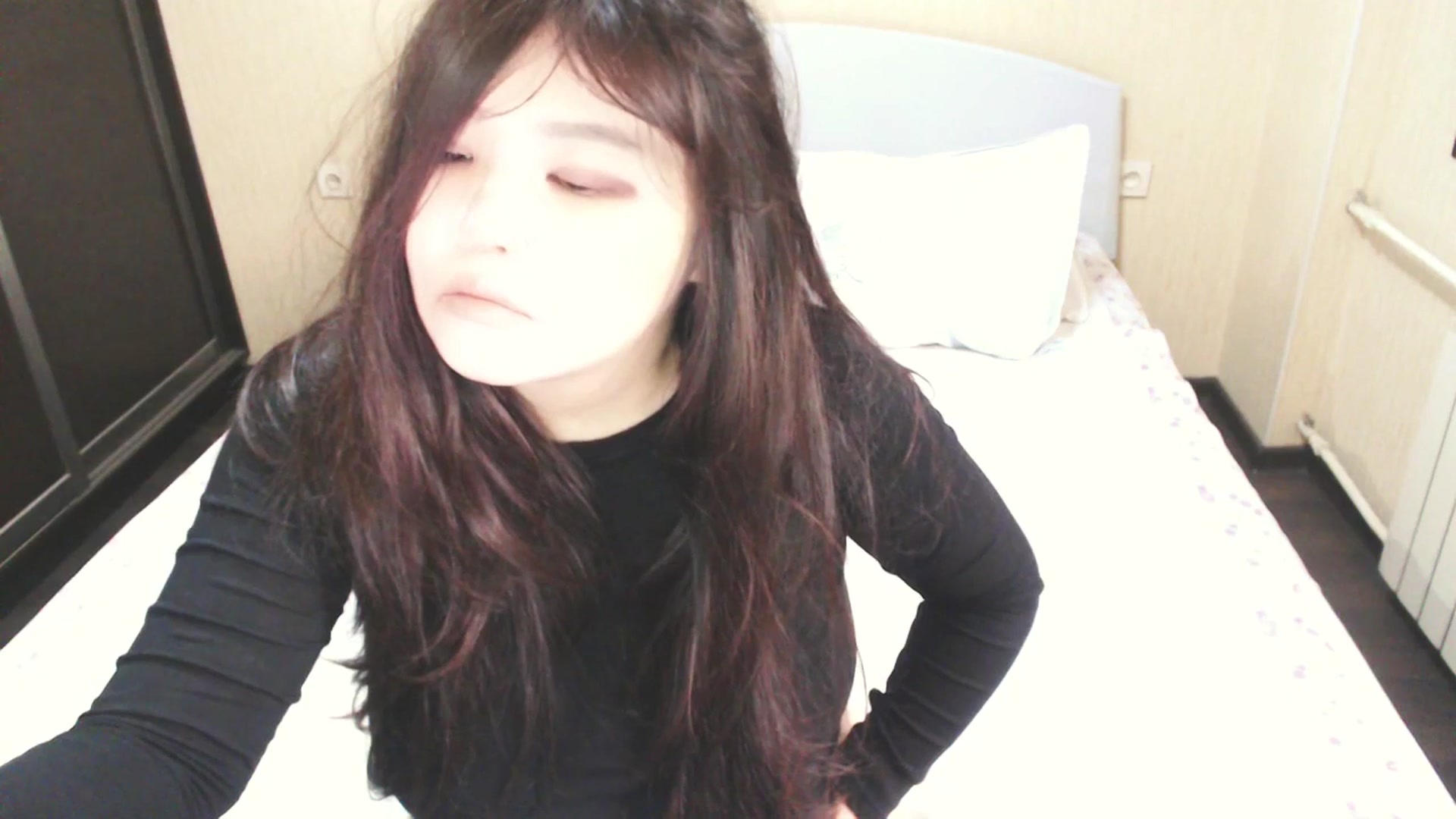 Gallery image thumbnail from AmaiSan's myfreecams stream on, 05/14/2025, 05:38 image 11 of 20