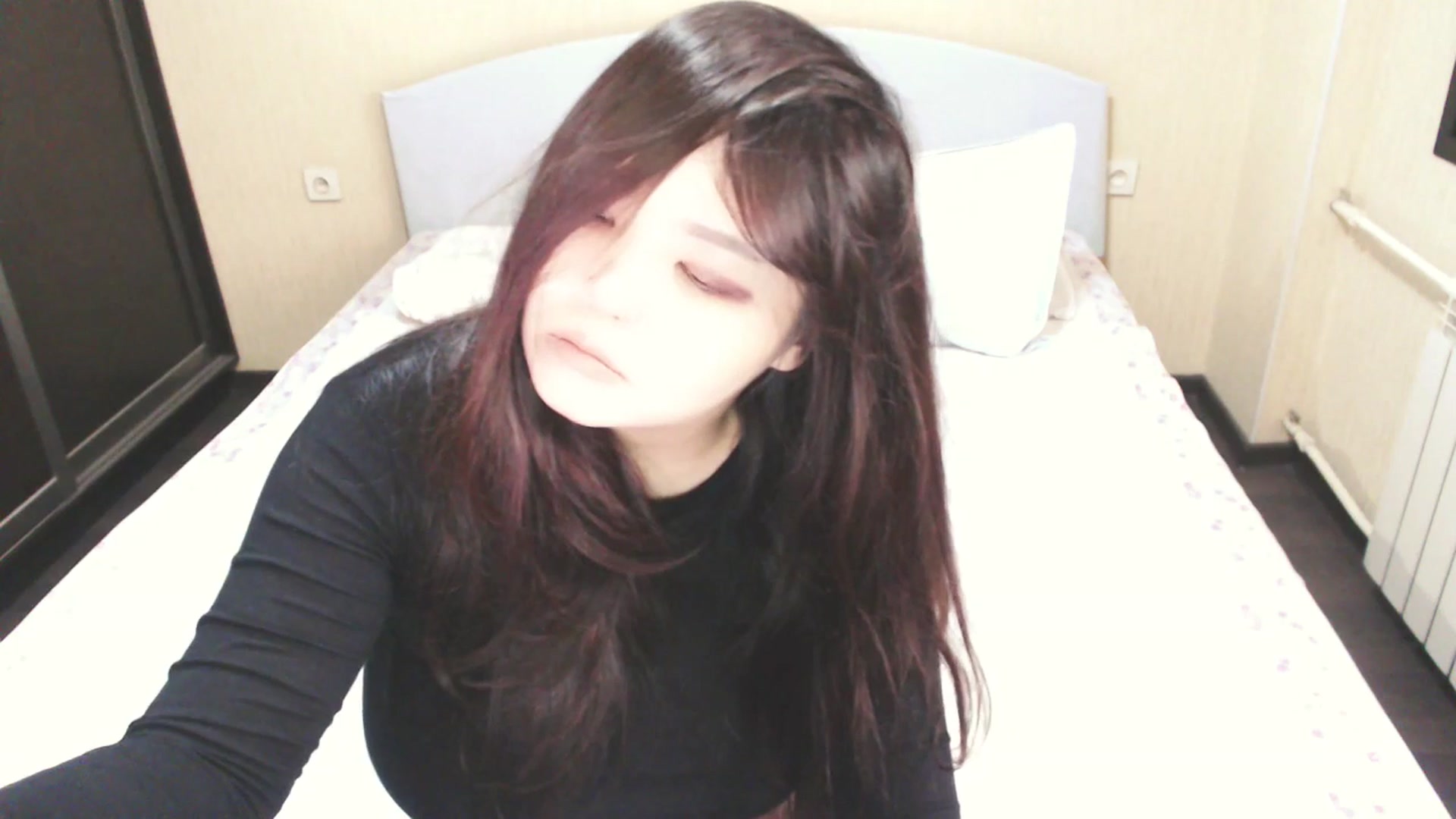 Gallery image thumbnail from AmaiSan's myfreecams stream on, 05/14/2025, 05:38 image 18 of 20