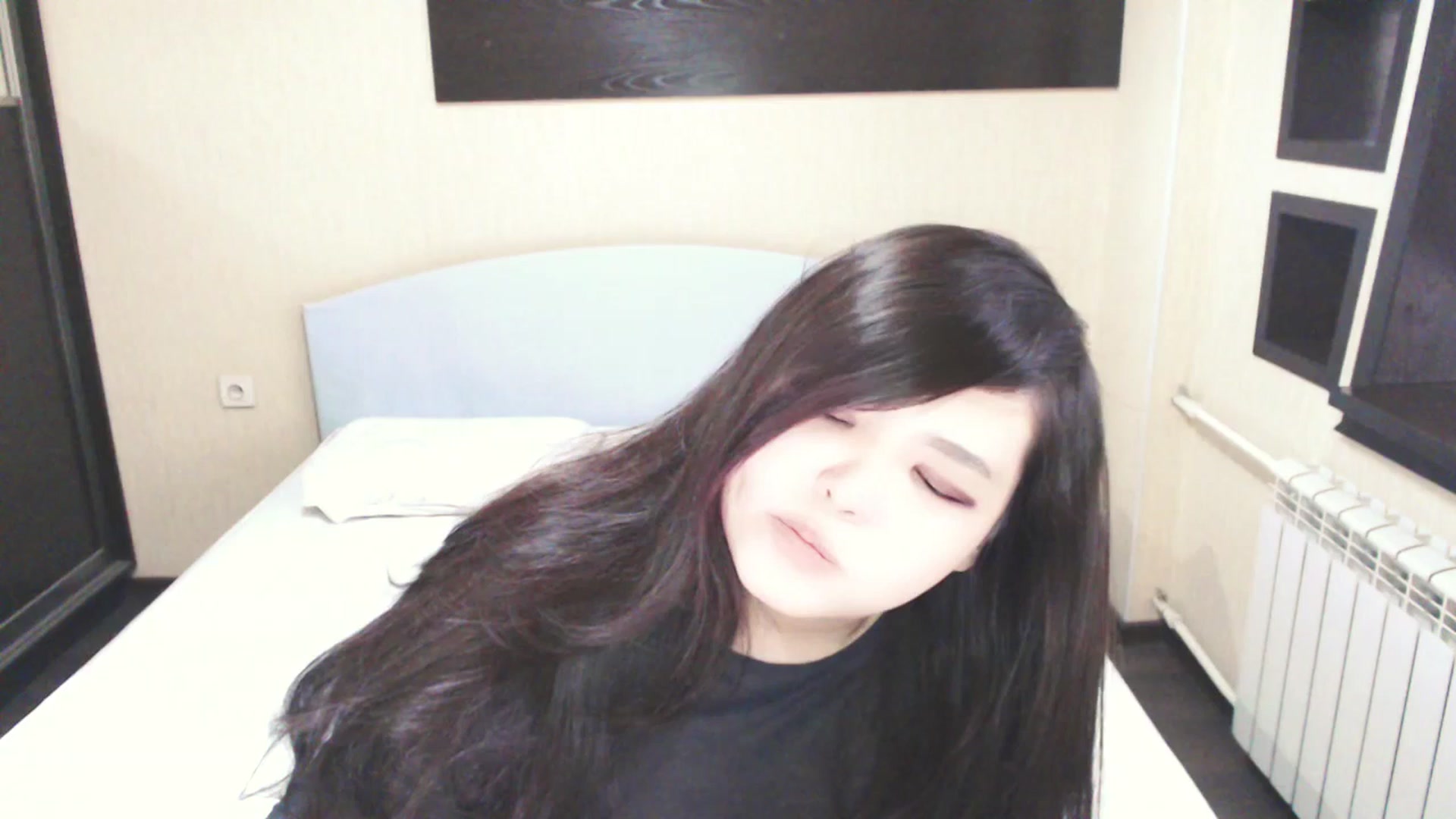 Gallery image thumbnail from AmaiSan's myfreecams stream on, 05/19/2025, 06:50 image 11 of 20