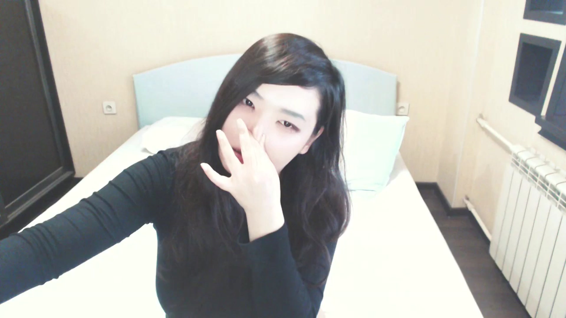 Gallery image thumbnail from AmaiSan's myfreecams stream on, 08/06/2025, 07:25 image 6 of 20