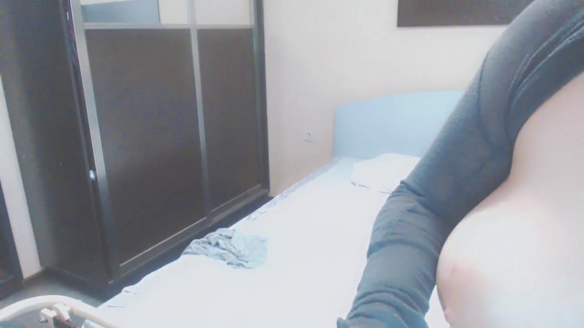 Gallery image thumbnail from AmaiSan's myfreecams stream on, 08/10/2025, 08:41 image 4 of 20