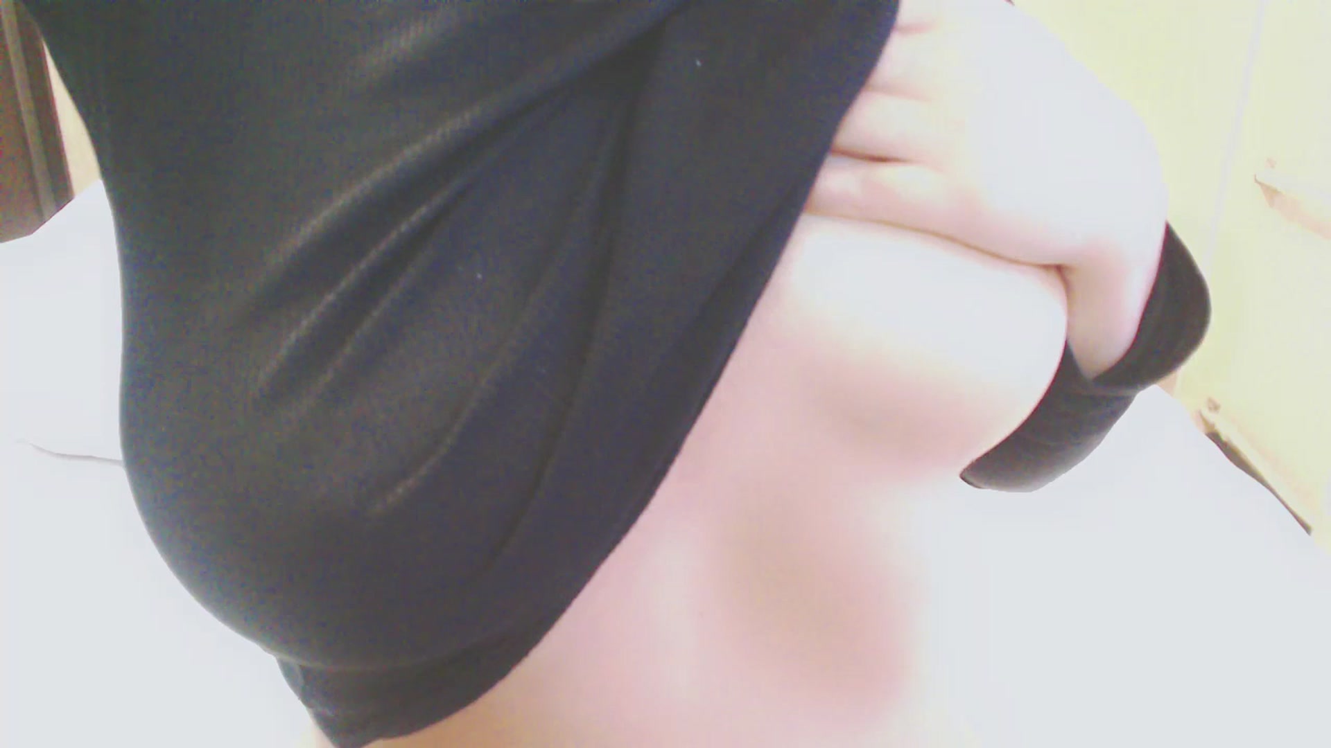 Gallery image thumbnail from AmaiSan's myfreecams stream on, 11/21/2025, 08:08 image 9 of 20