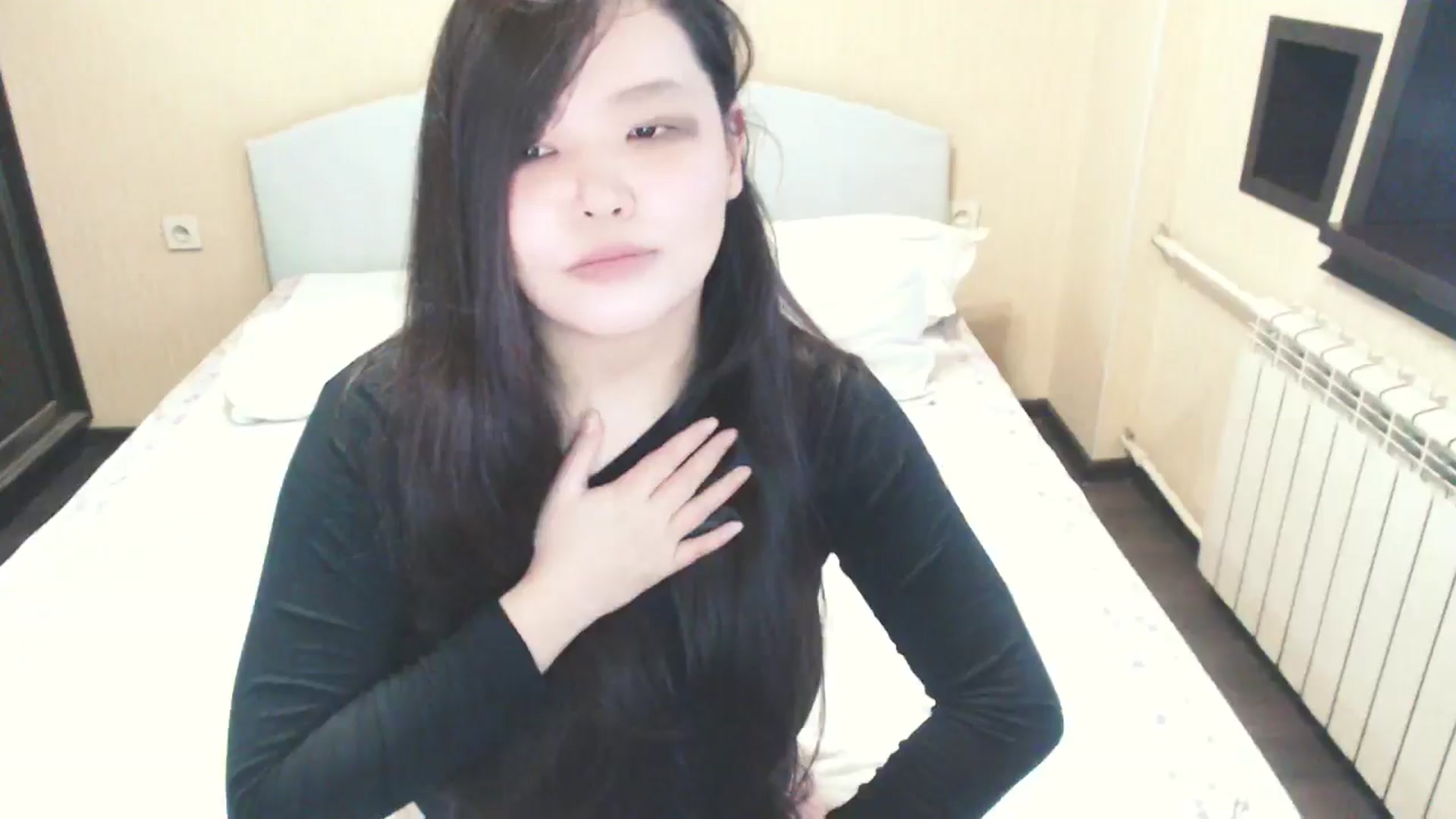 Gallery image thumbnail from AmaiSan's myfreecams stream on, 12/25/2025, 07:53 image 9 of 20
