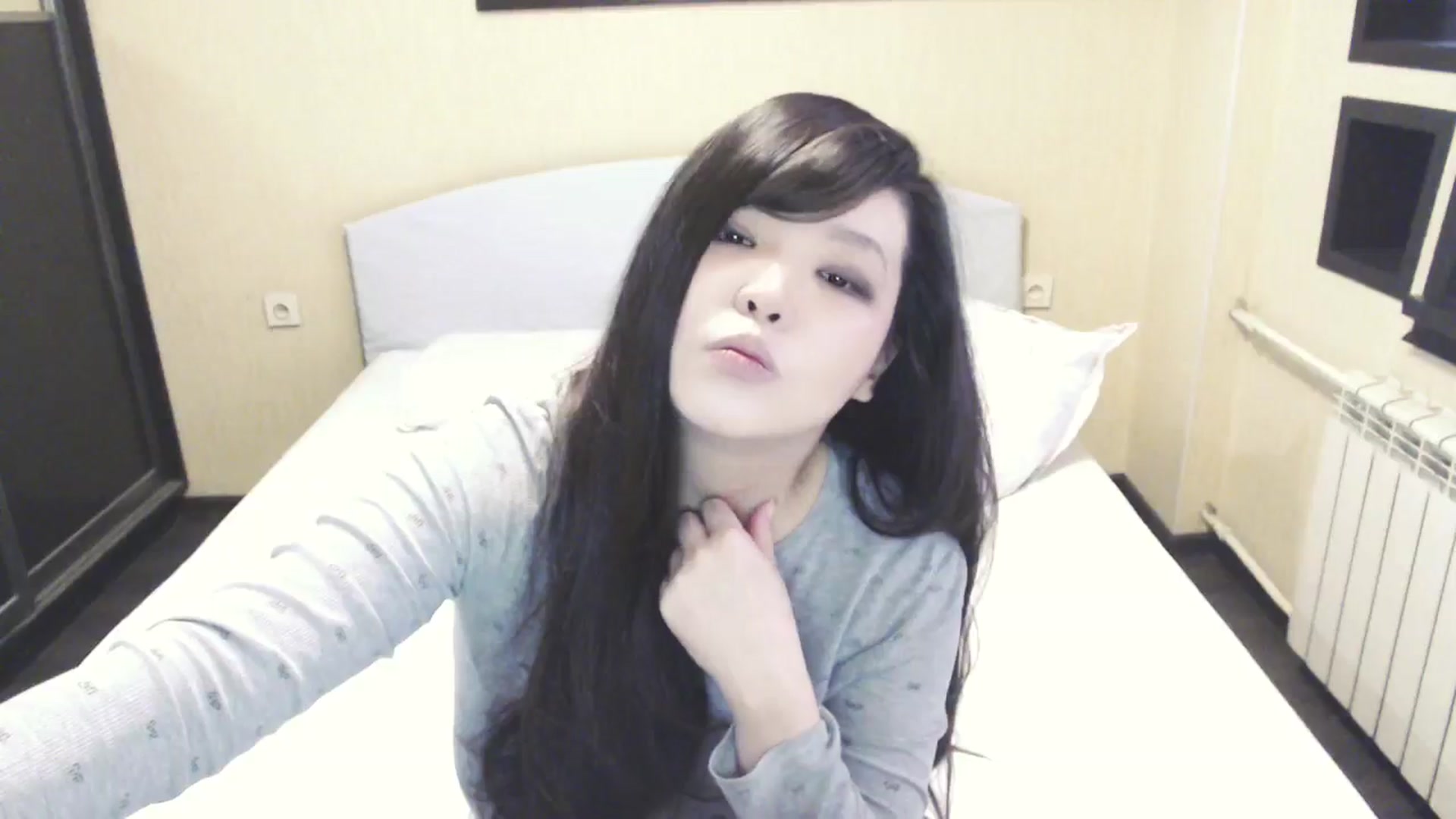 Gallery image thumbnail from AmaiSan's myfreecams stream on, 01/05/2026, 07:38 image 12 of 20