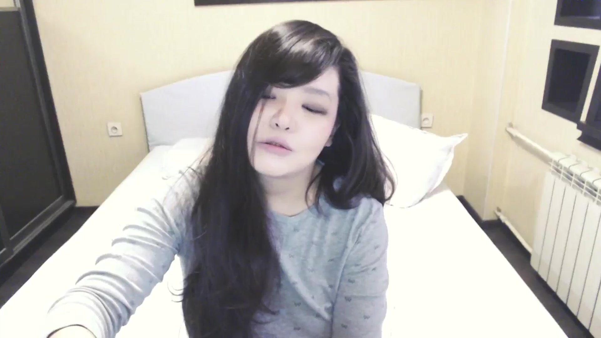 Gallery image thumbnail from AmaiSan's myfreecams stream on, 01/05/2026, 07:38 image 9 of 20