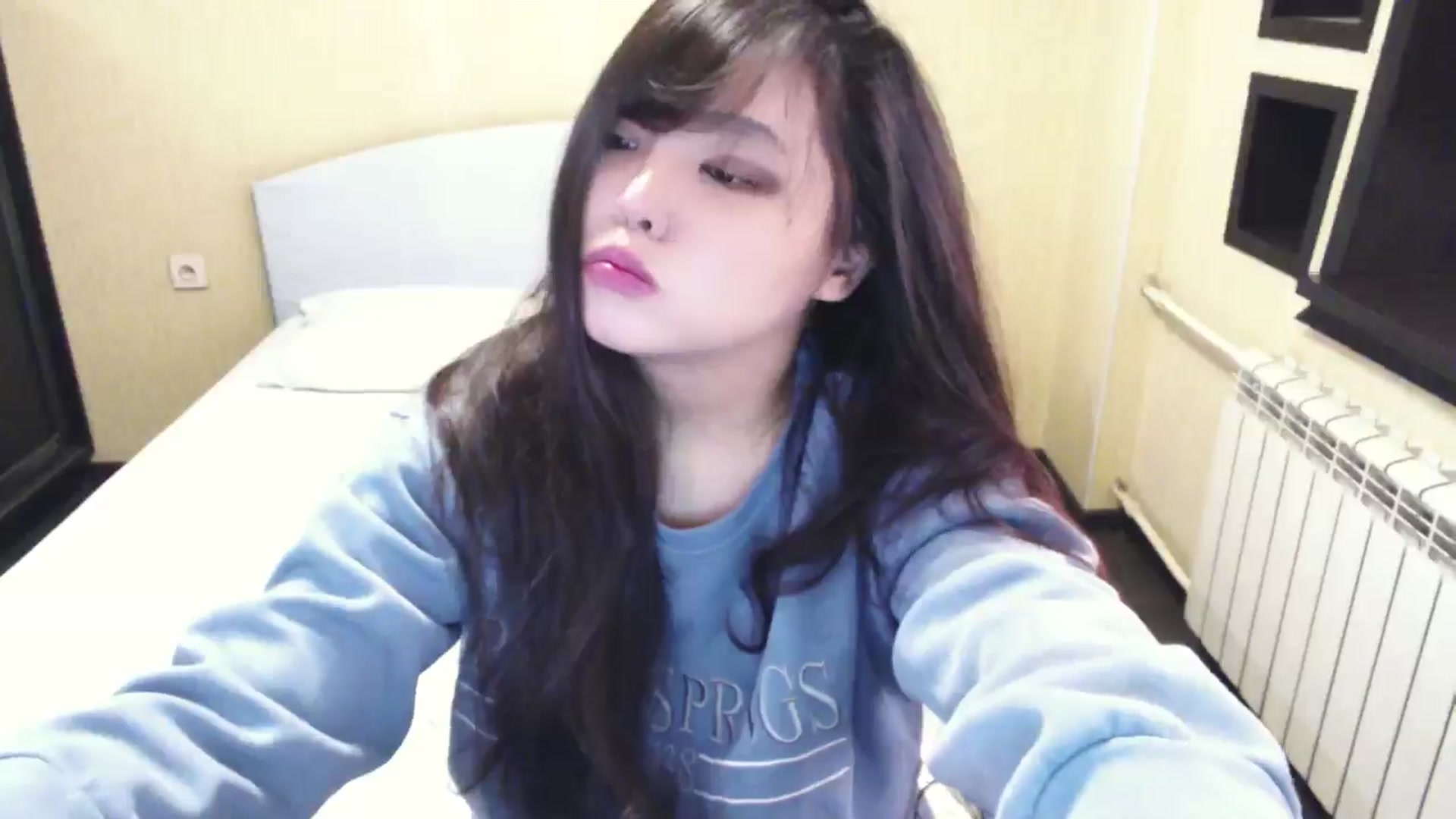 Gallery image thumbnail from AmaiSan's myfreecams stream on, 04/06/2026, 01:20 image 9 of 20