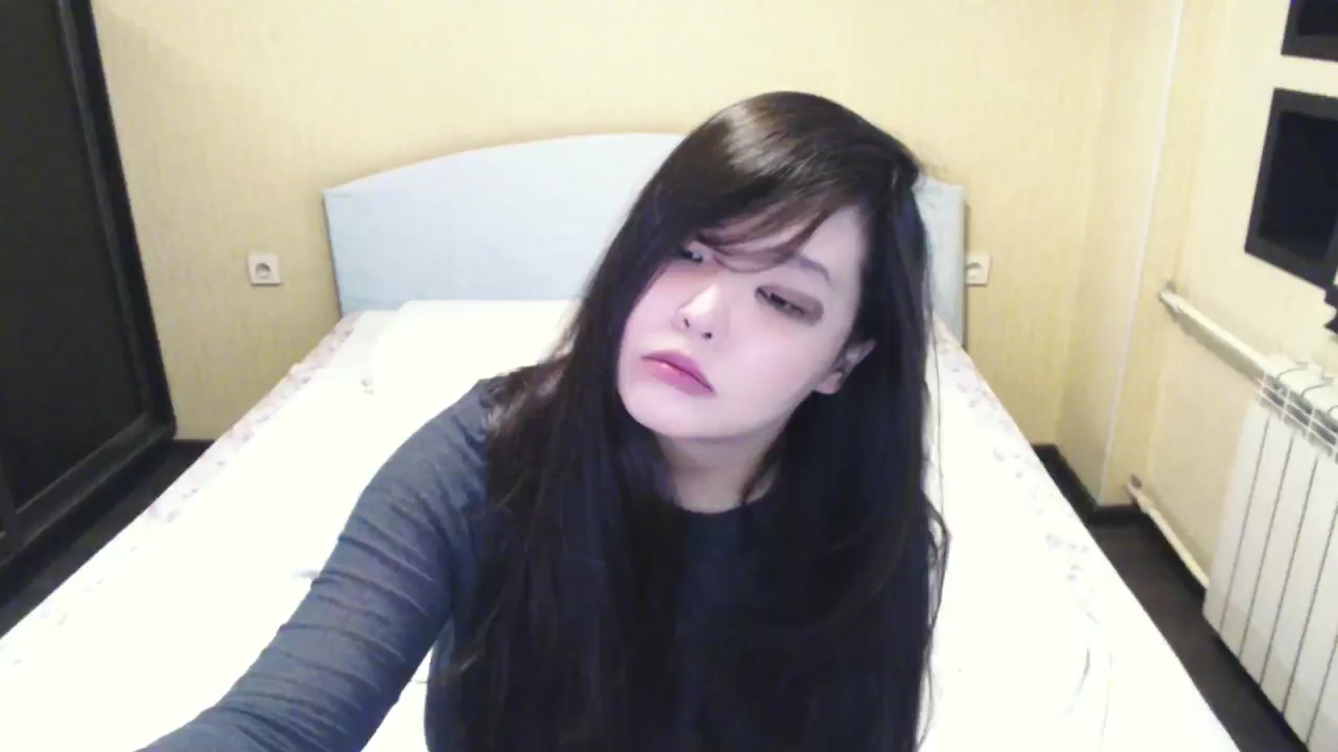 Gallery image thumbnail from AmaiSan's myfreecams stream on, 04/14/2026, 07:11 image 13 of 20