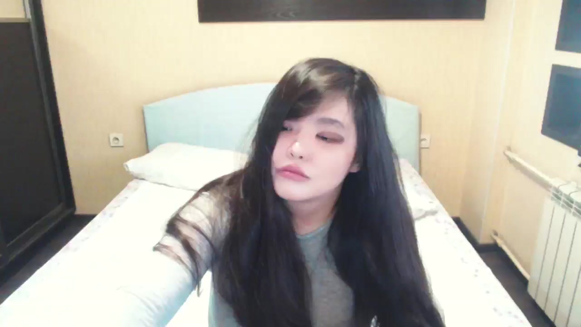 Gallery image thumbnail from AmaiSan's myfreecams stream on, 04/15/2026, 05:39 image 11 of 20