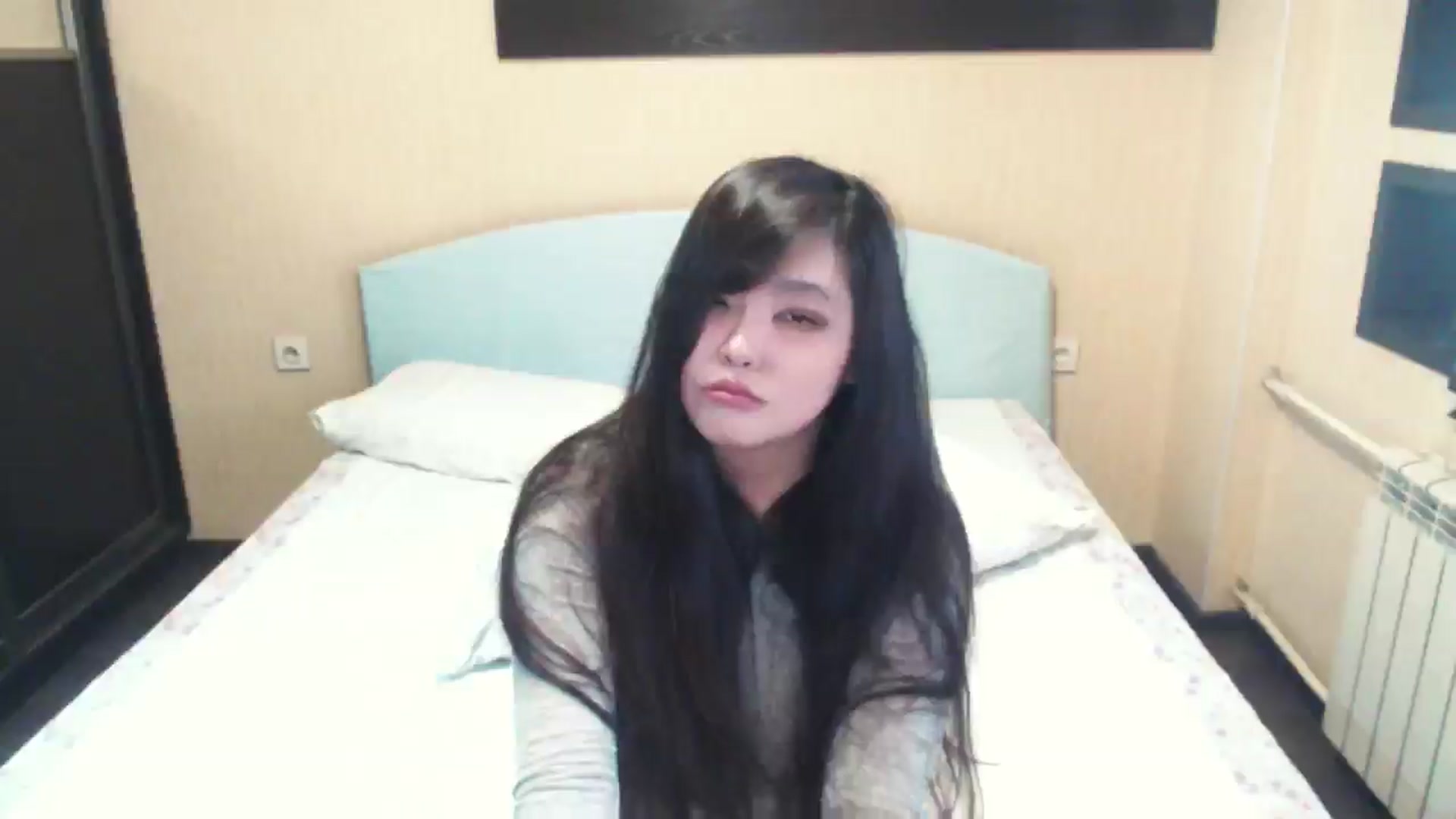Gallery image thumbnail from AmaiSan's myfreecams stream on, 04/15/2026, 05:39 image 18 of 20