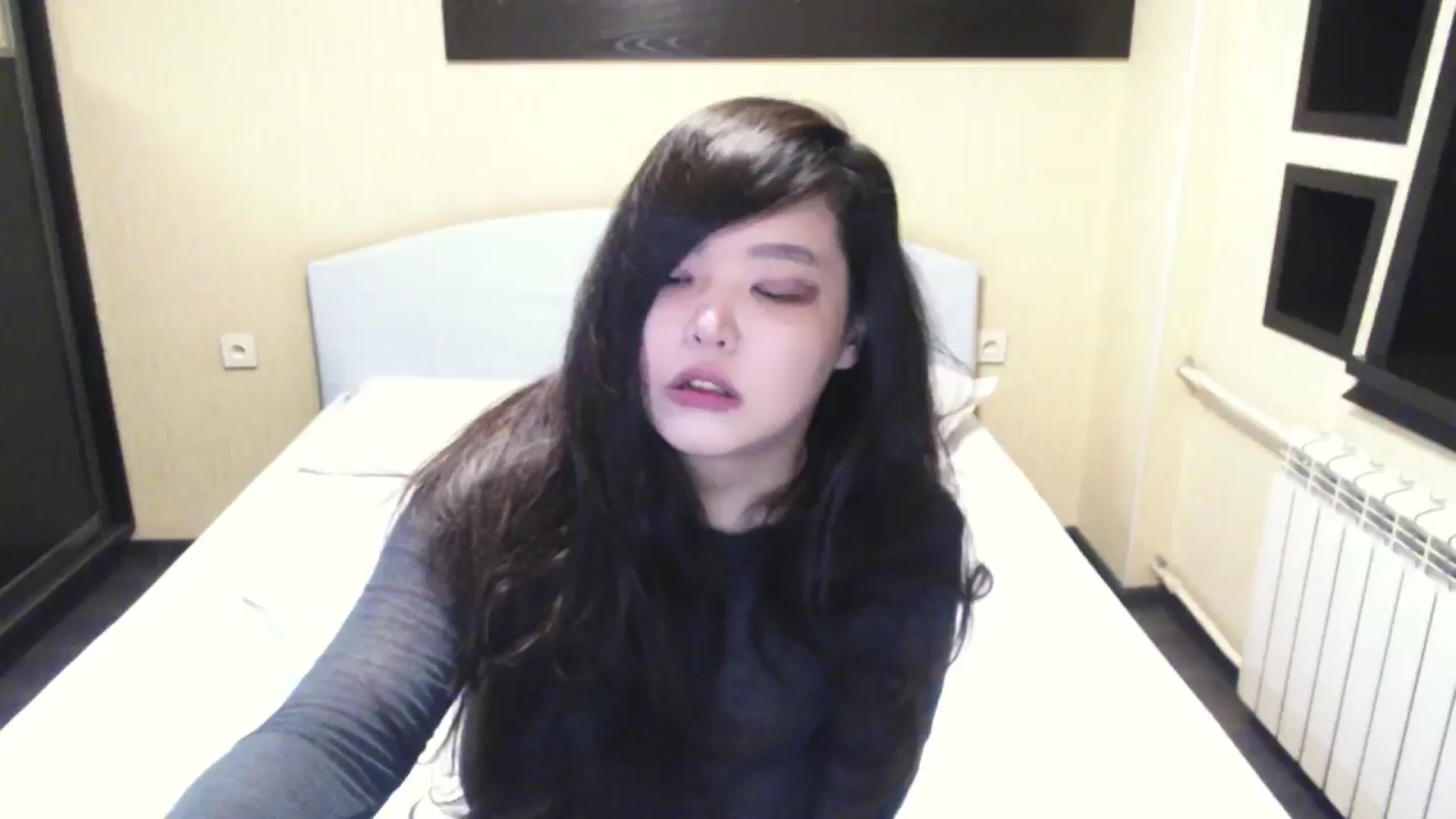 Gallery image thumbnail from AmaiSan's myfreecams stream on, 04/18/2026, 16:38 image 14 of 20