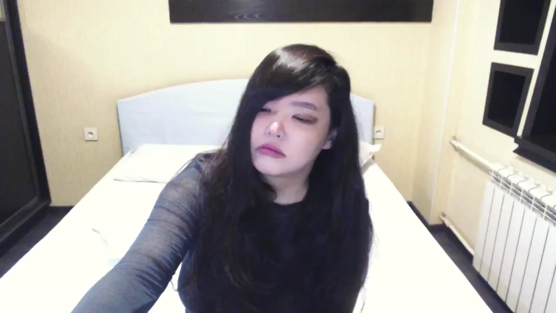 Gallery image thumbnail from AmaiSan's myfreecams stream on, 04/18/2026, 16:38 image 12 of 20