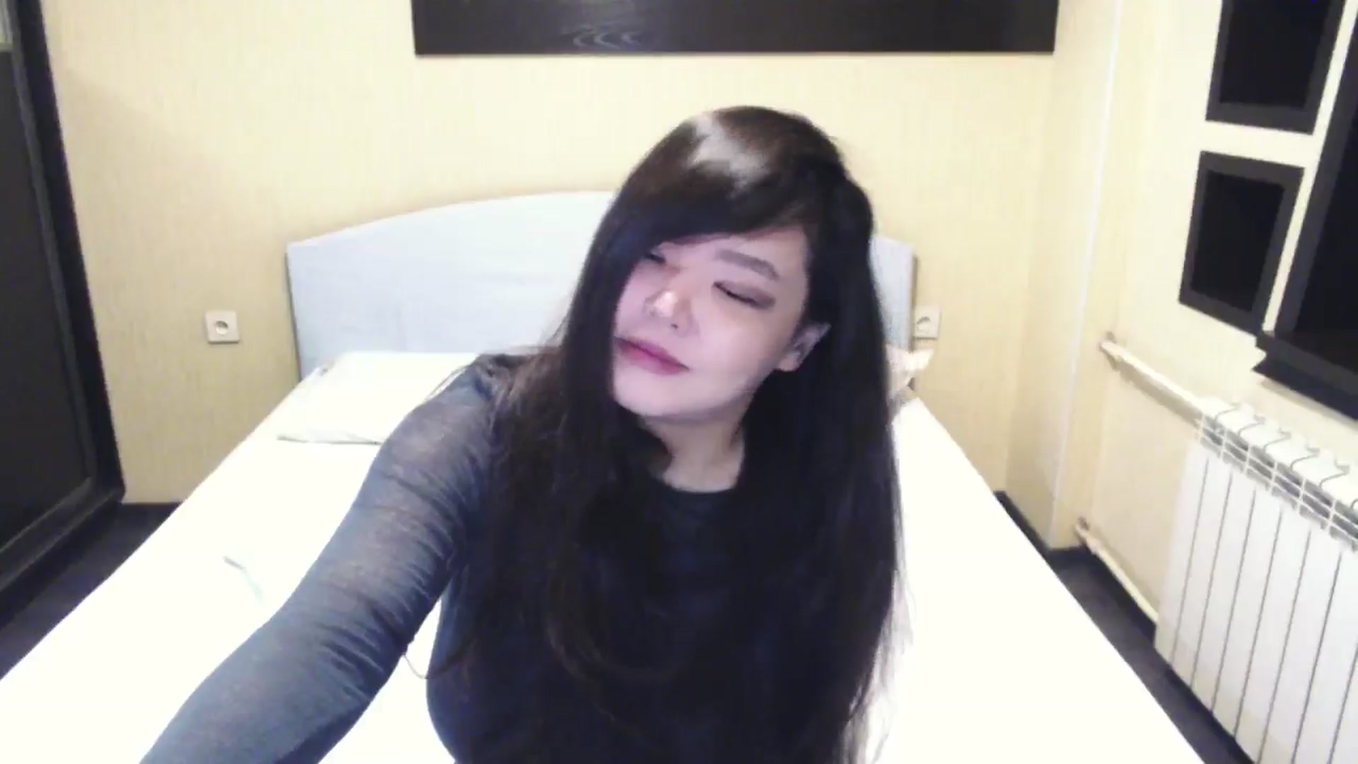 Gallery image thumbnail from AmaiSan's myfreecams stream on, 04/18/2026, 16:38 image 13 of 20