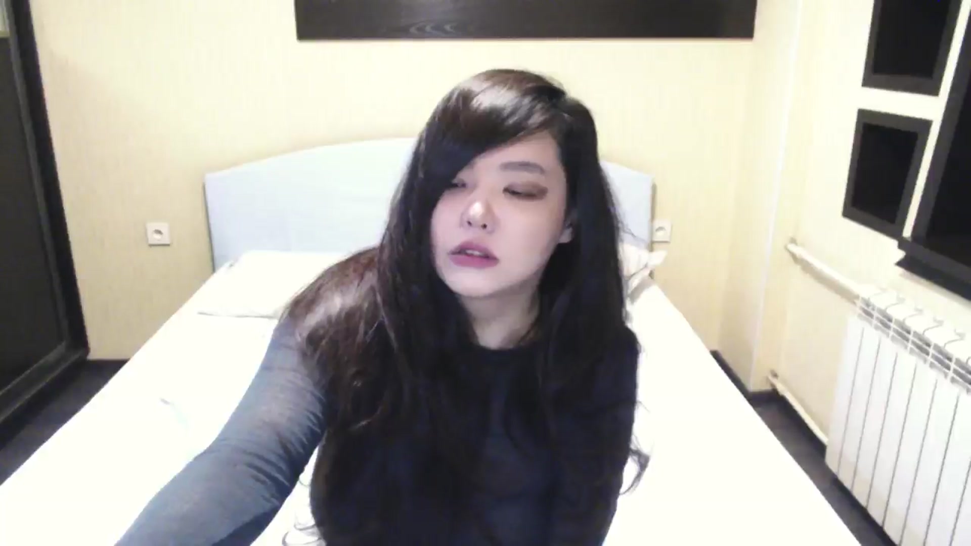 Gallery image thumbnail from AmaiSan's myfreecams stream on, 04/18/2026, 16:38 image 16 of 20