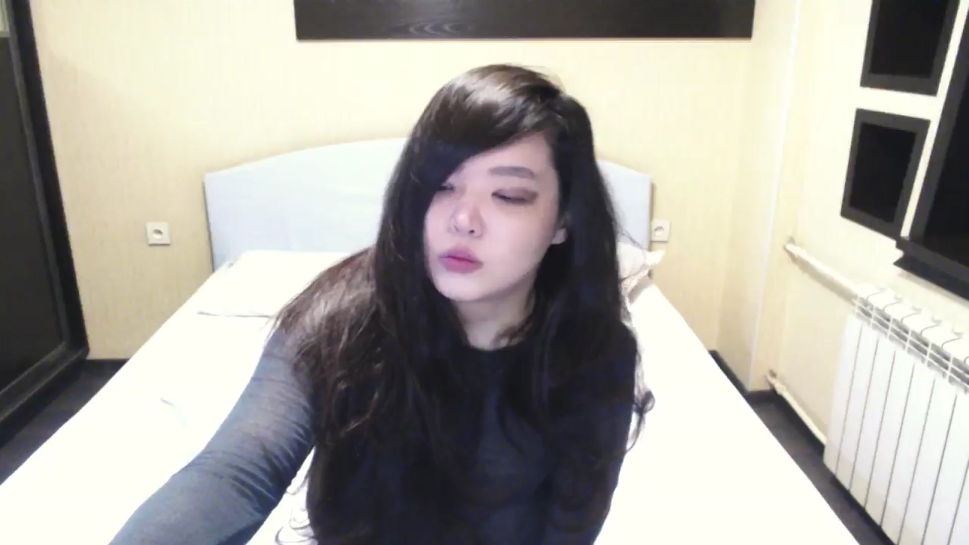 Gallery image thumbnail from AmaiSan's myfreecams stream on, 04/18/2026, 16:38 image 15 of 20