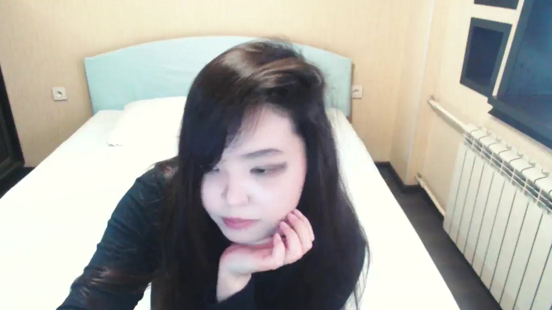 Gallery image thumbnail from AmaiSan's myfreecams stream on, 04/21/2026, 05:59 image 2 of 20