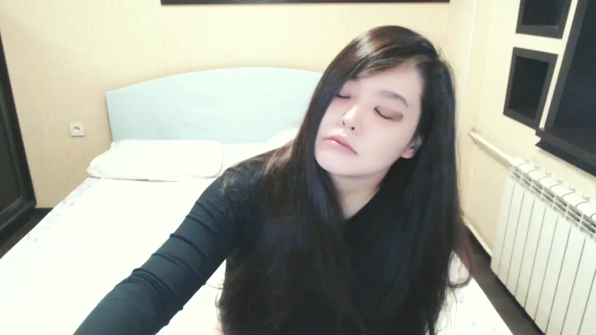 Gallery image thumbnail from AmaiSan's myfreecams stream on, 05/11/2026, 05:13 image 4 of 20