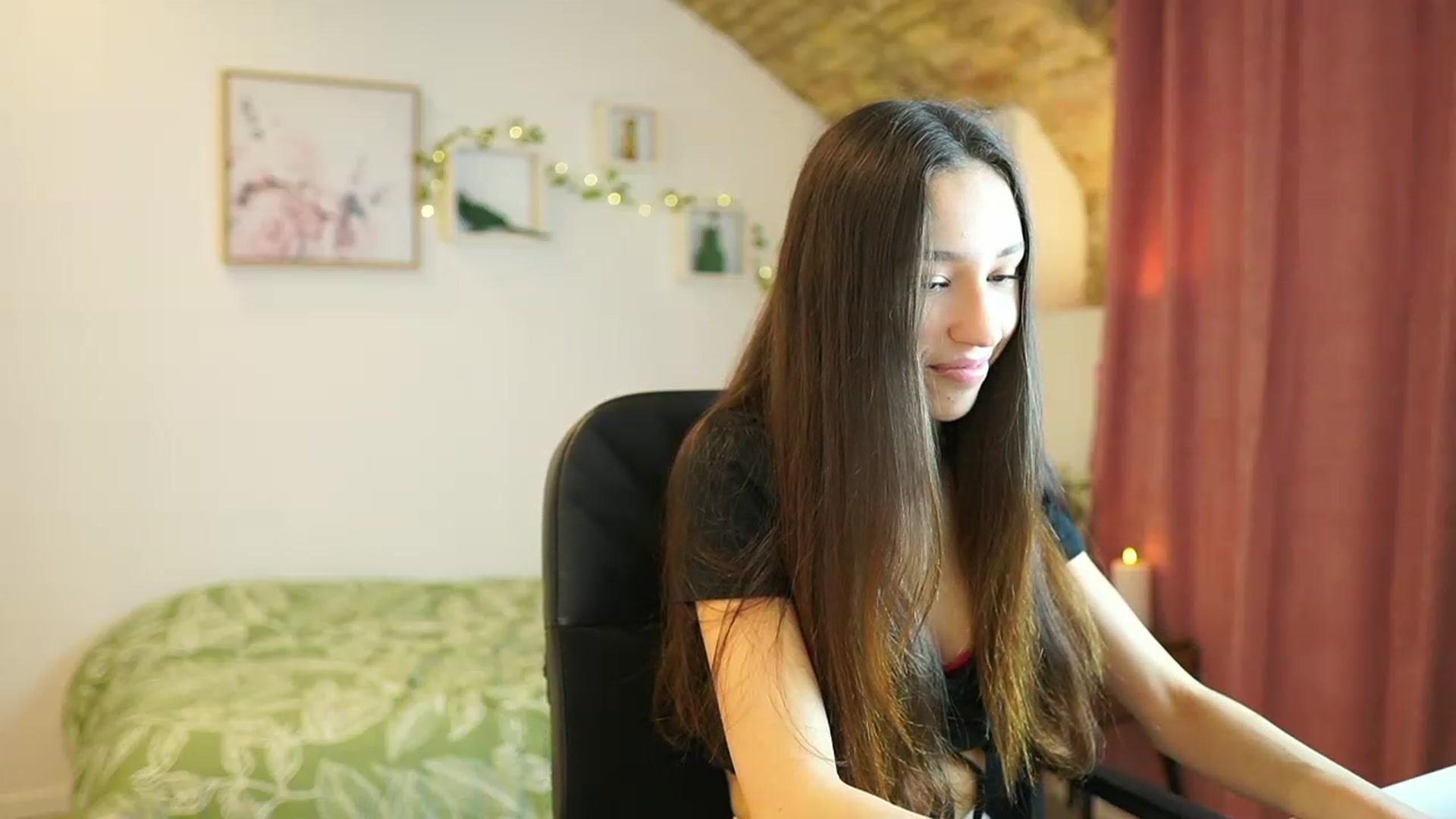 Gallery image thumbnail from Amai__Liu's myfreecams stream on, 01/31/2024, 14:48 image 9 of 20