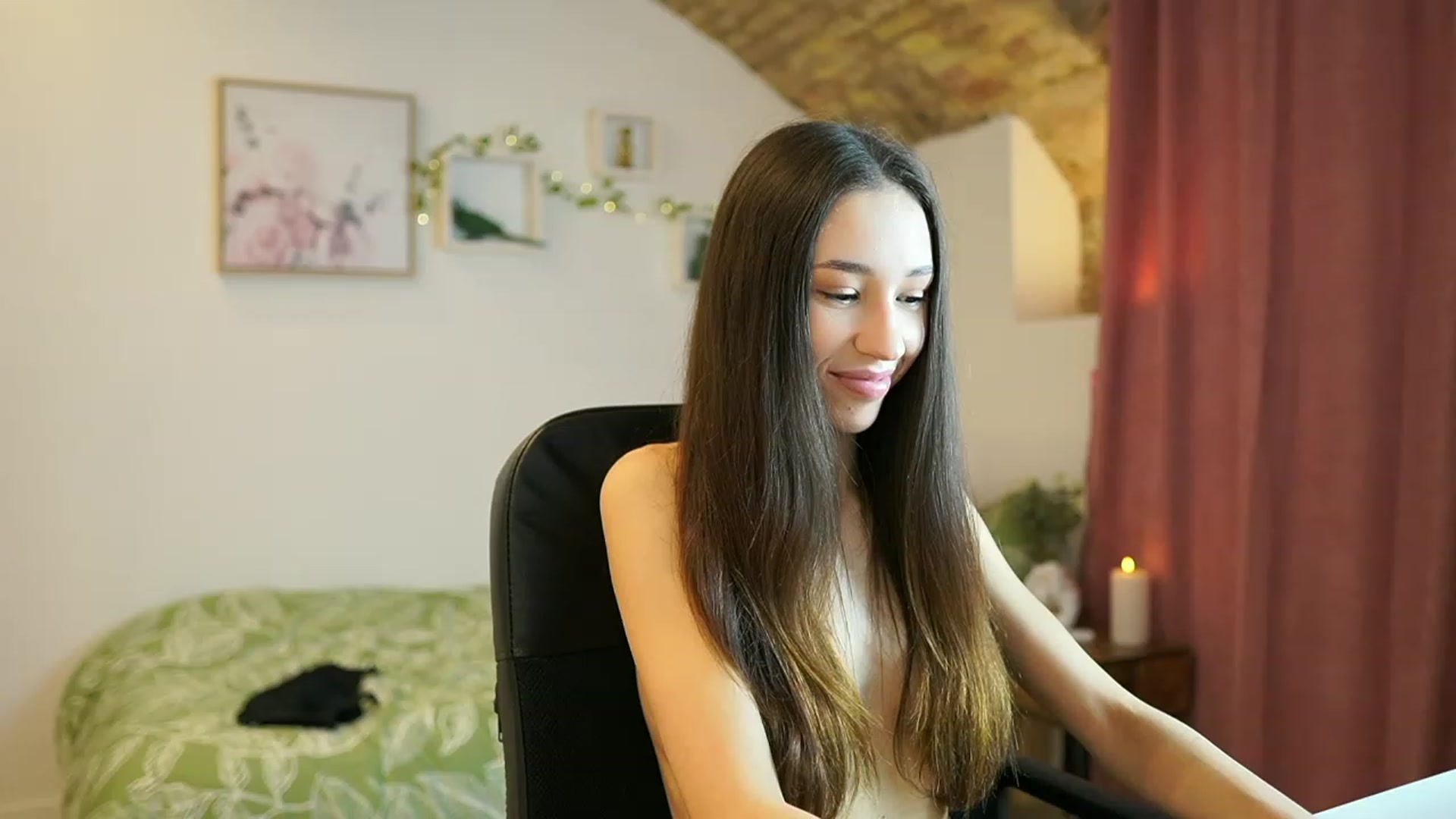 Gallery image thumbnail from Amai__Liu's myfreecams stream on, 02/01/2024, 20:22 image 20 of 20