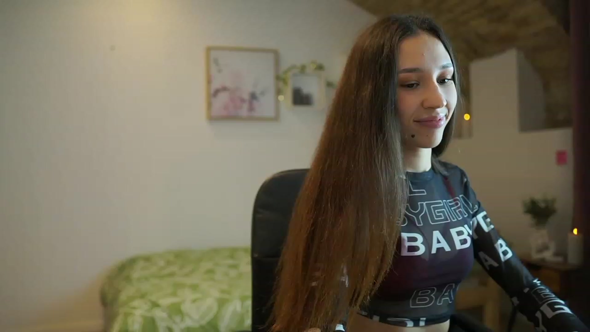 Gallery image thumbnail from Amai__Liu's myfreecams stream on, 02/09/2024, 20:31 image 5 of 20