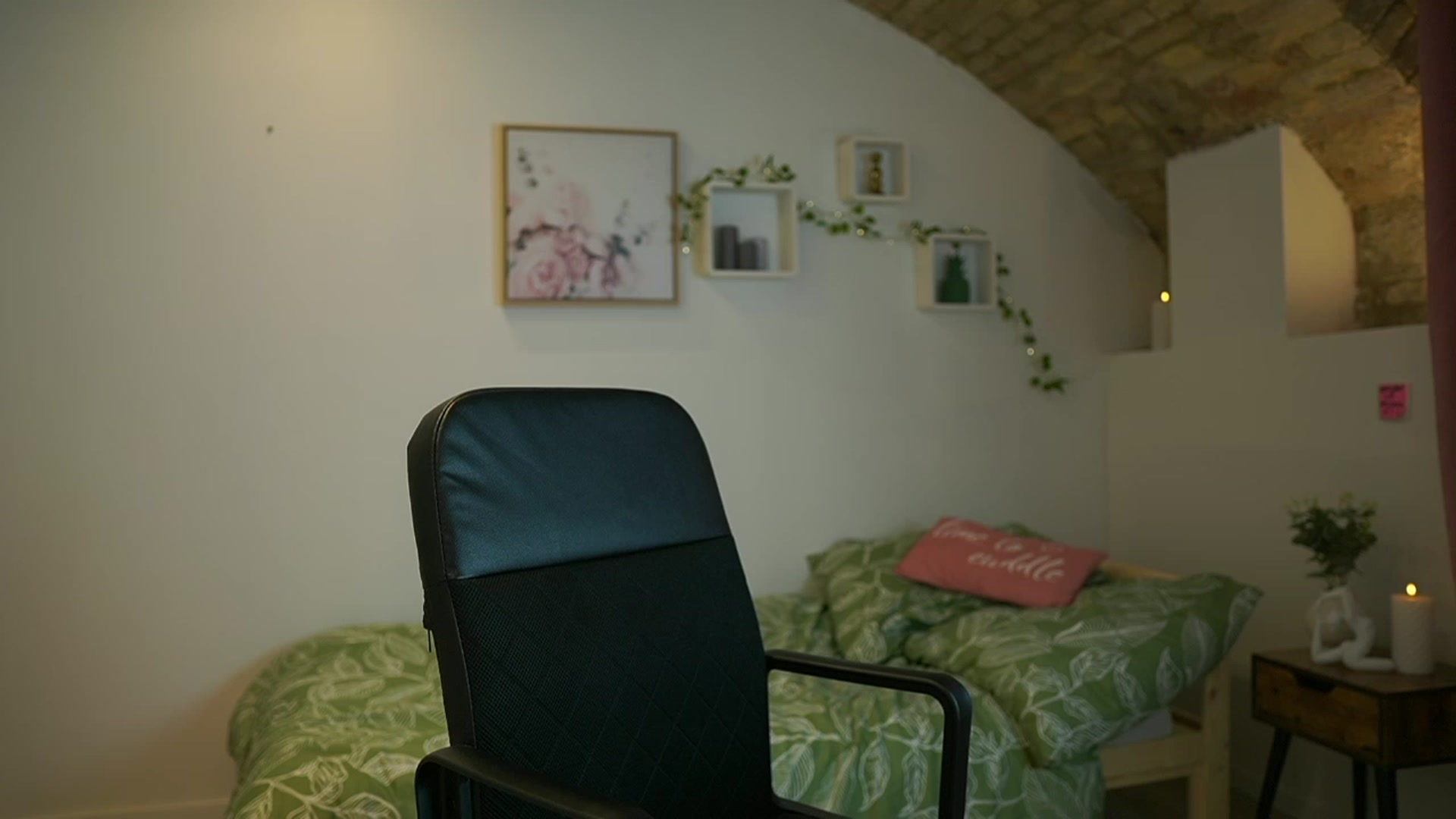 Gallery image thumbnail from Amai__Liu's myfreecams stream on, 02/11/2024, 22:23 image 12 of 20