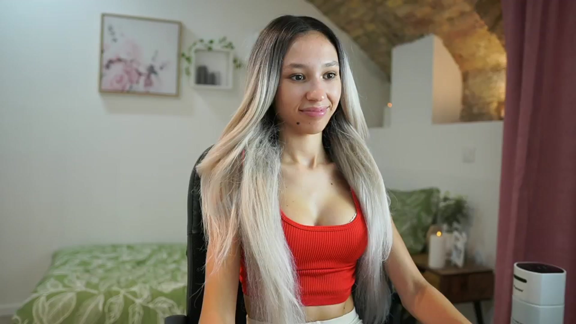 Gallery image thumbnail from Amai__Liu's myfreecams stream on, 07/10/2024, 22:30 image 19 of 20