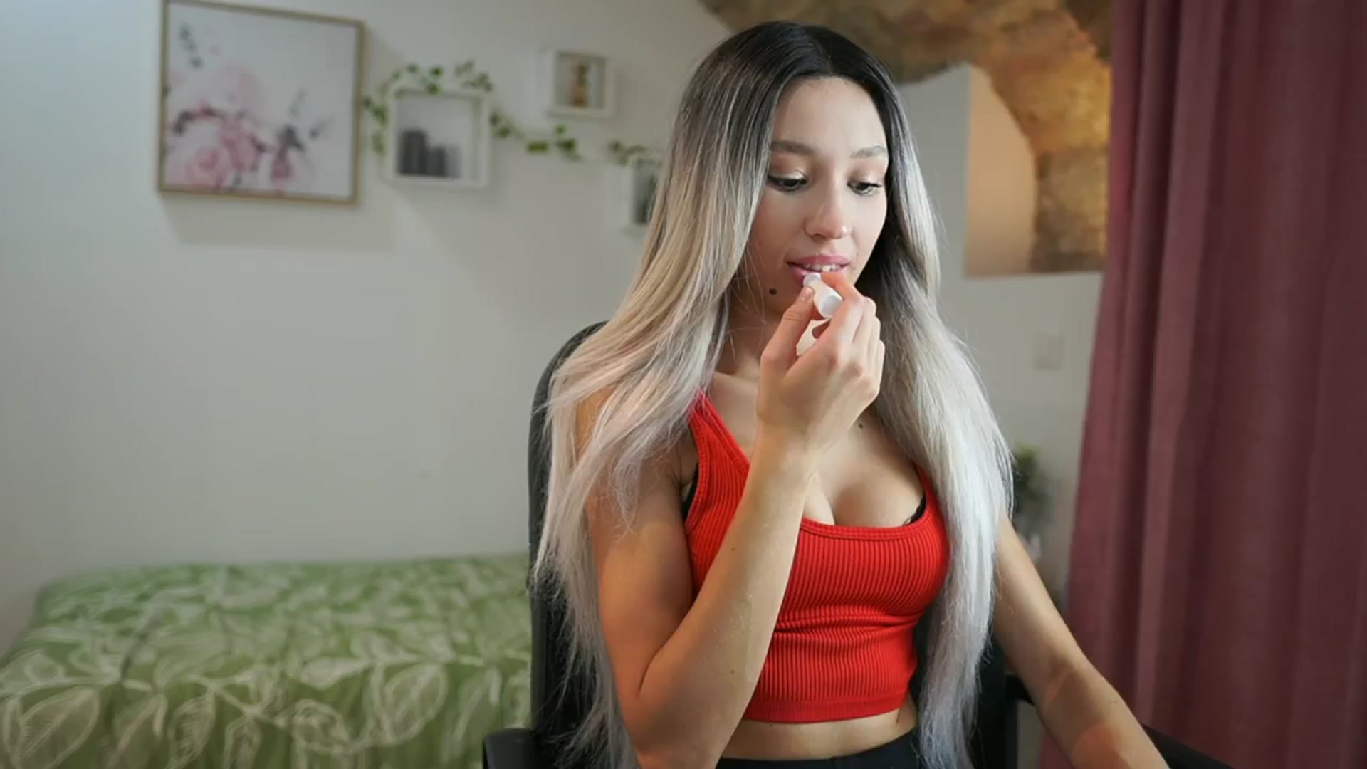 Gallery image thumbnail from Amai__Liu's myfreecams stream on, 07/28/2024, 19:38 image 9 of 20