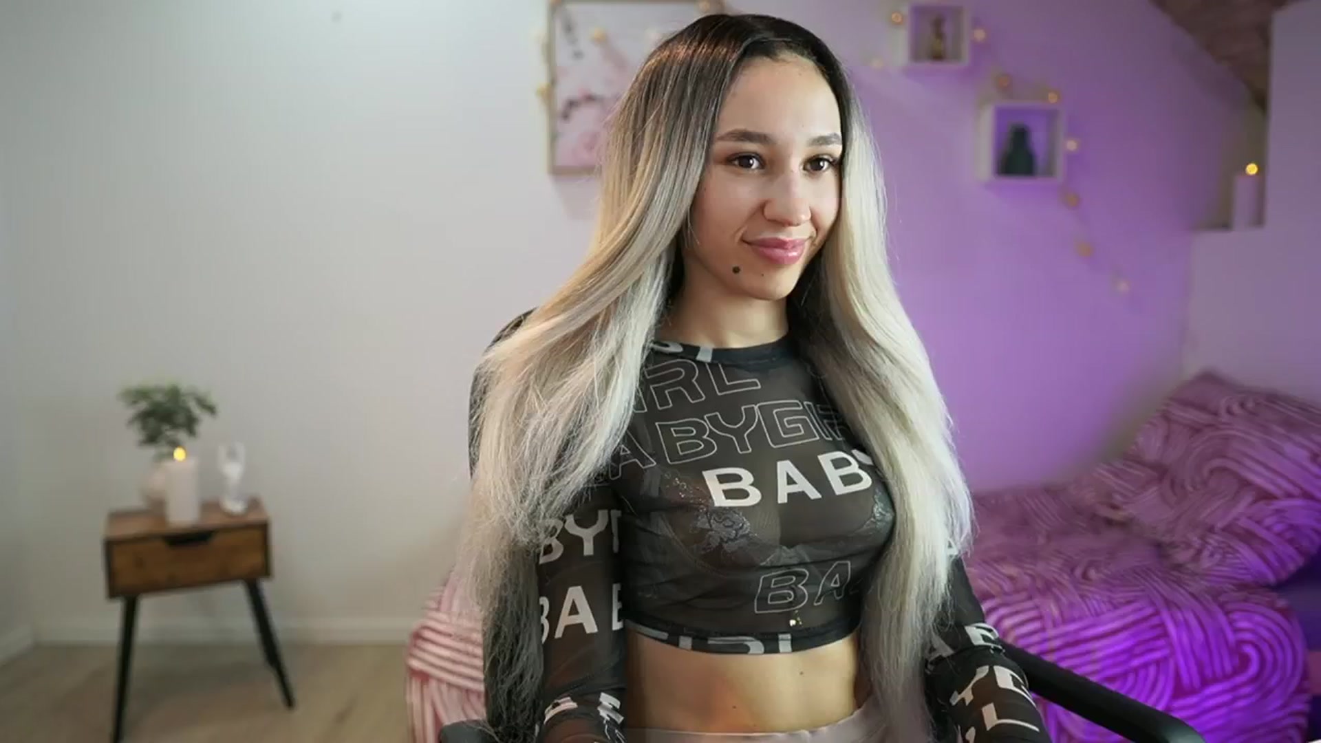 Gallery image thumbnail from Amai__Liu's myfreecams stream on, 01/18/2025, 20:23 image 15 of 20