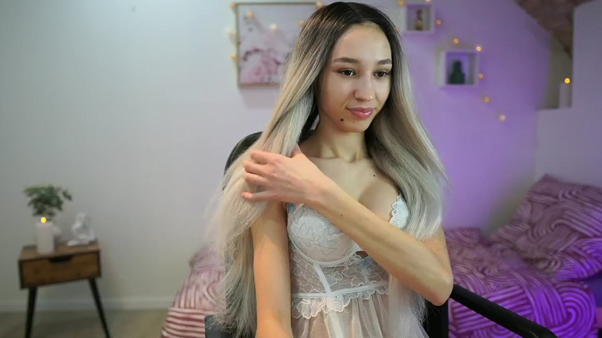 Gallery image thumbnail from Amai__Liu's myfreecams stream on, 01/21/2025, 20:35 image 2 of 20