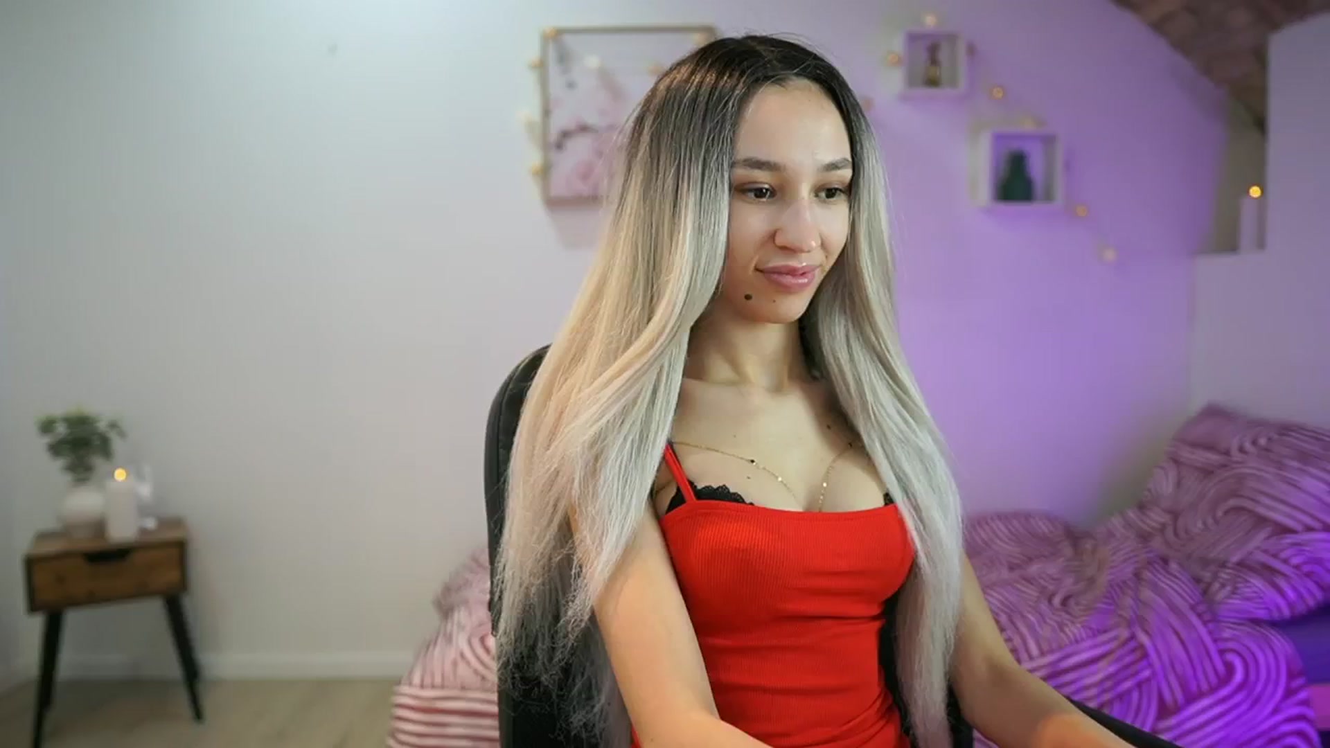 Gallery image thumbnail from Amai__Liu's myfreecams stream on, 01/31/2025, 20:20 image 13 of 20