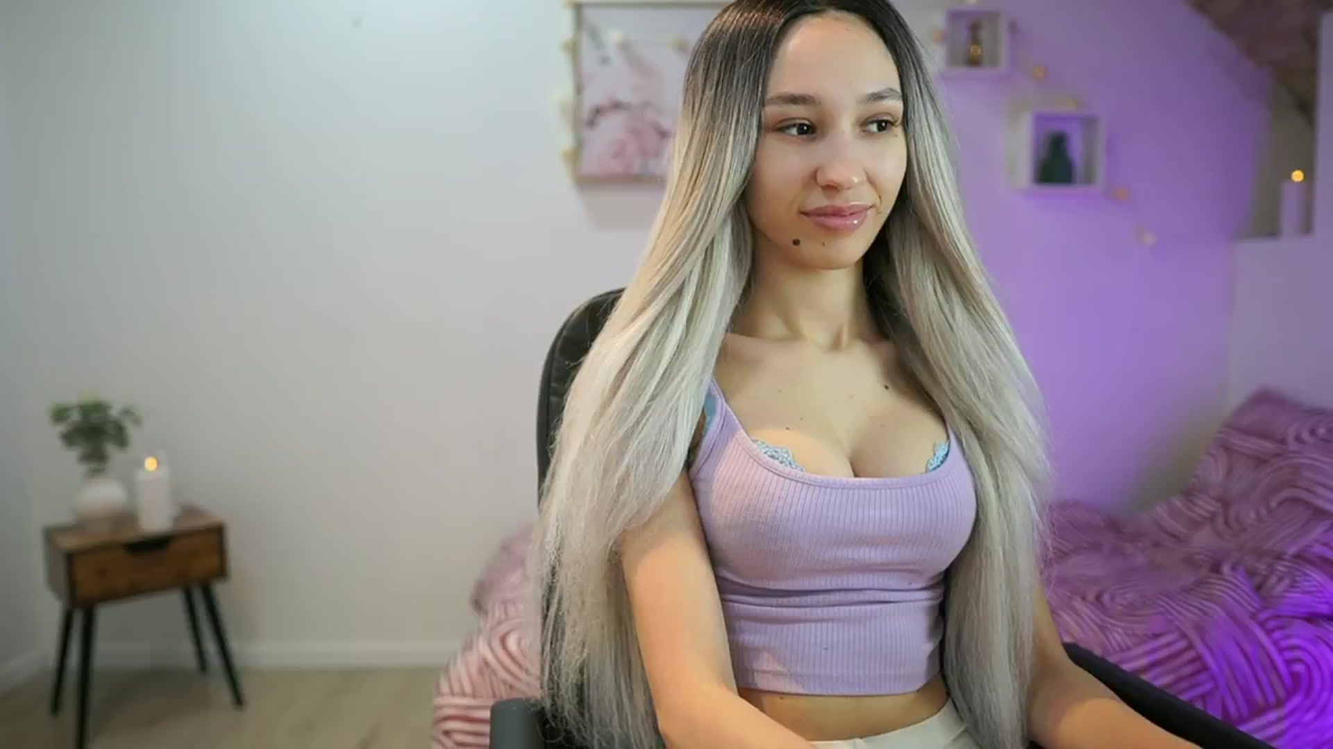Gallery image thumbnail from Amai__Liu's myfreecams stream on, 02/02/2025, 20:33 image 5 of 20