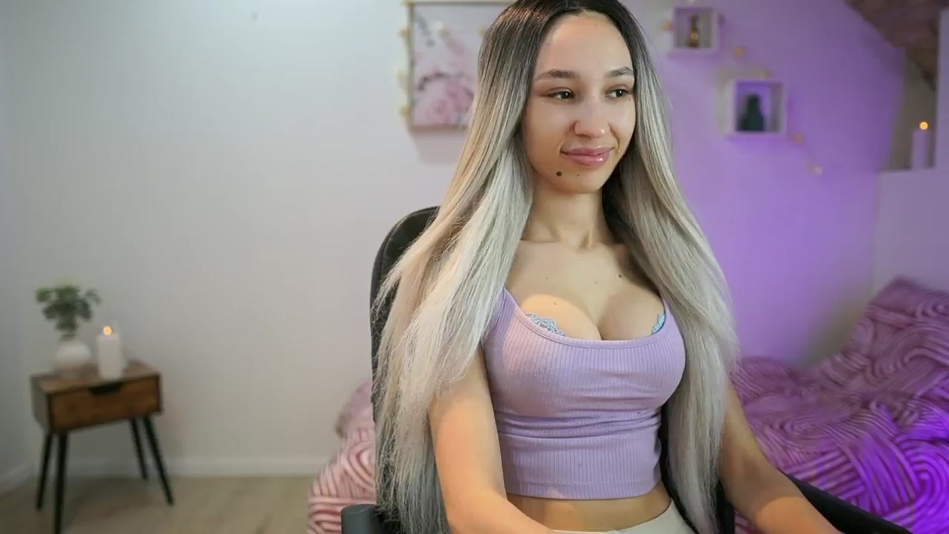 Gallery image thumbnail from Amai__Liu's myfreecams stream on, 02/02/2025, 20:33 image 10 of 20