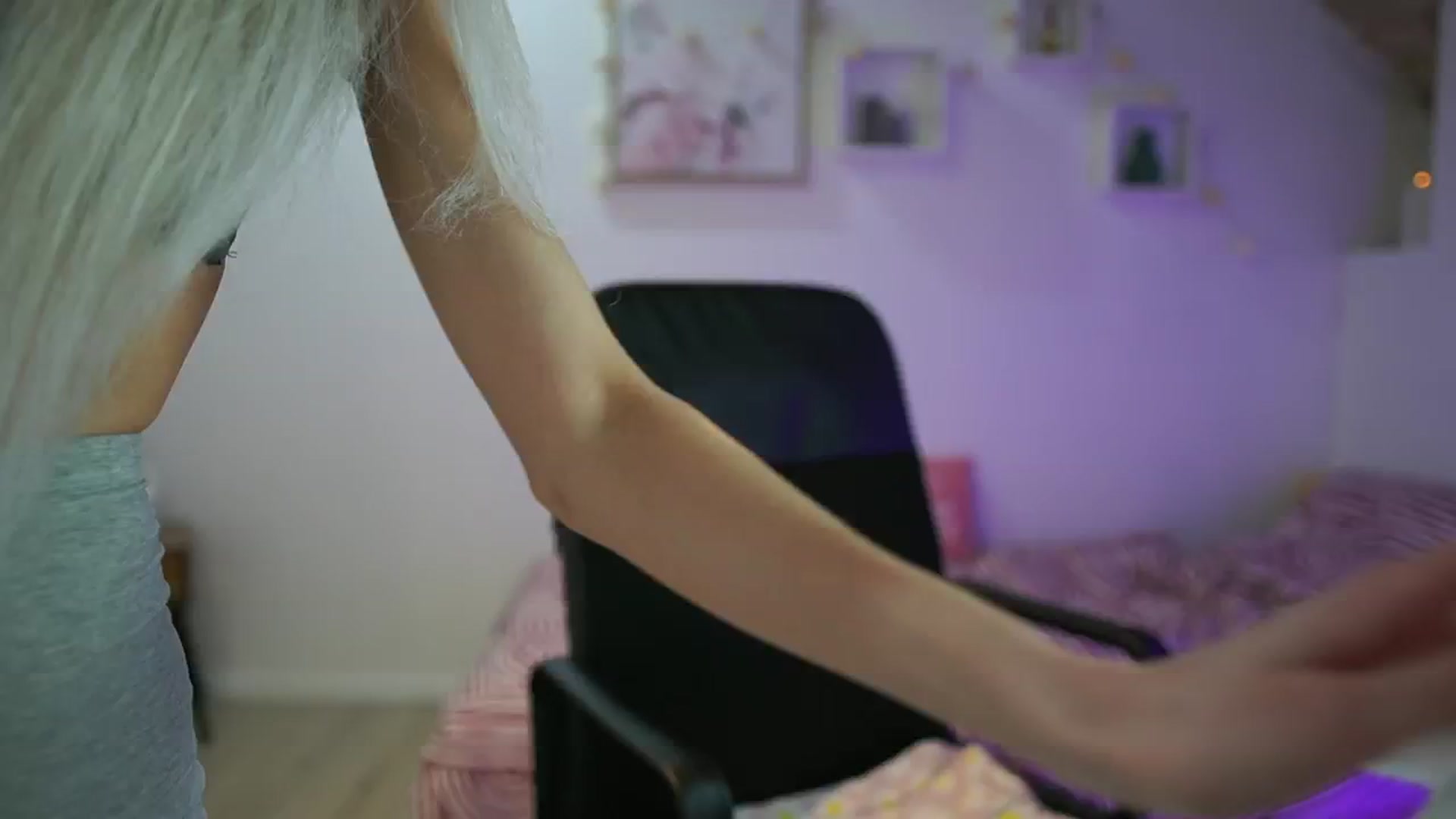 Gallery image thumbnail from Amai__Liu's myfreecams stream on, 02/05/2025, 22:37 image 4 of 20