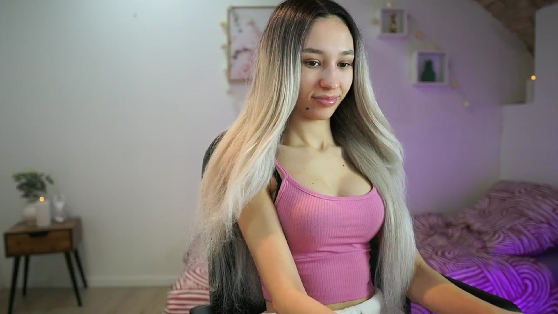 Gallery image thumbnail from Amai__Liu's myfreecams stream on, 02/07/2025, 20:13 image 9 of 20