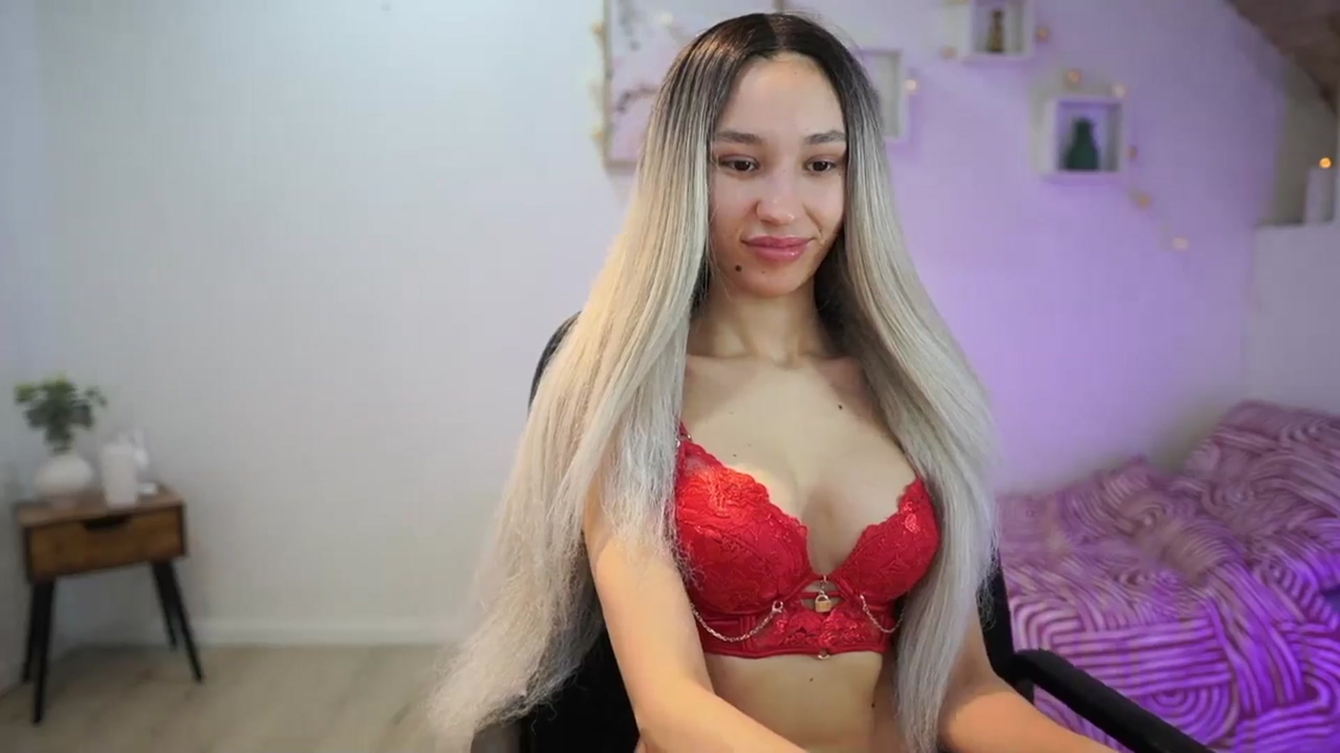 Gallery image thumbnail from Amai__Liu's myfreecams stream on, 03/08/2025, 22:26 image 14 of 20