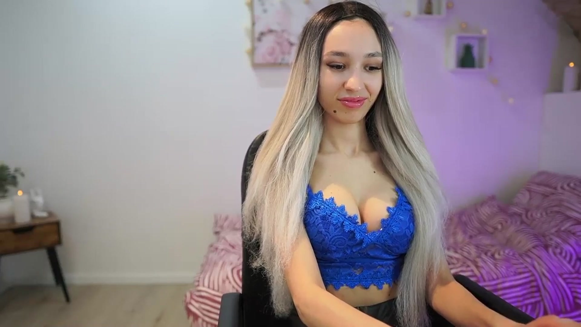 Gallery image thumbnail from Amai__Liu's myfreecams stream on, 03/12/2025, 19:27 image 20 of 20