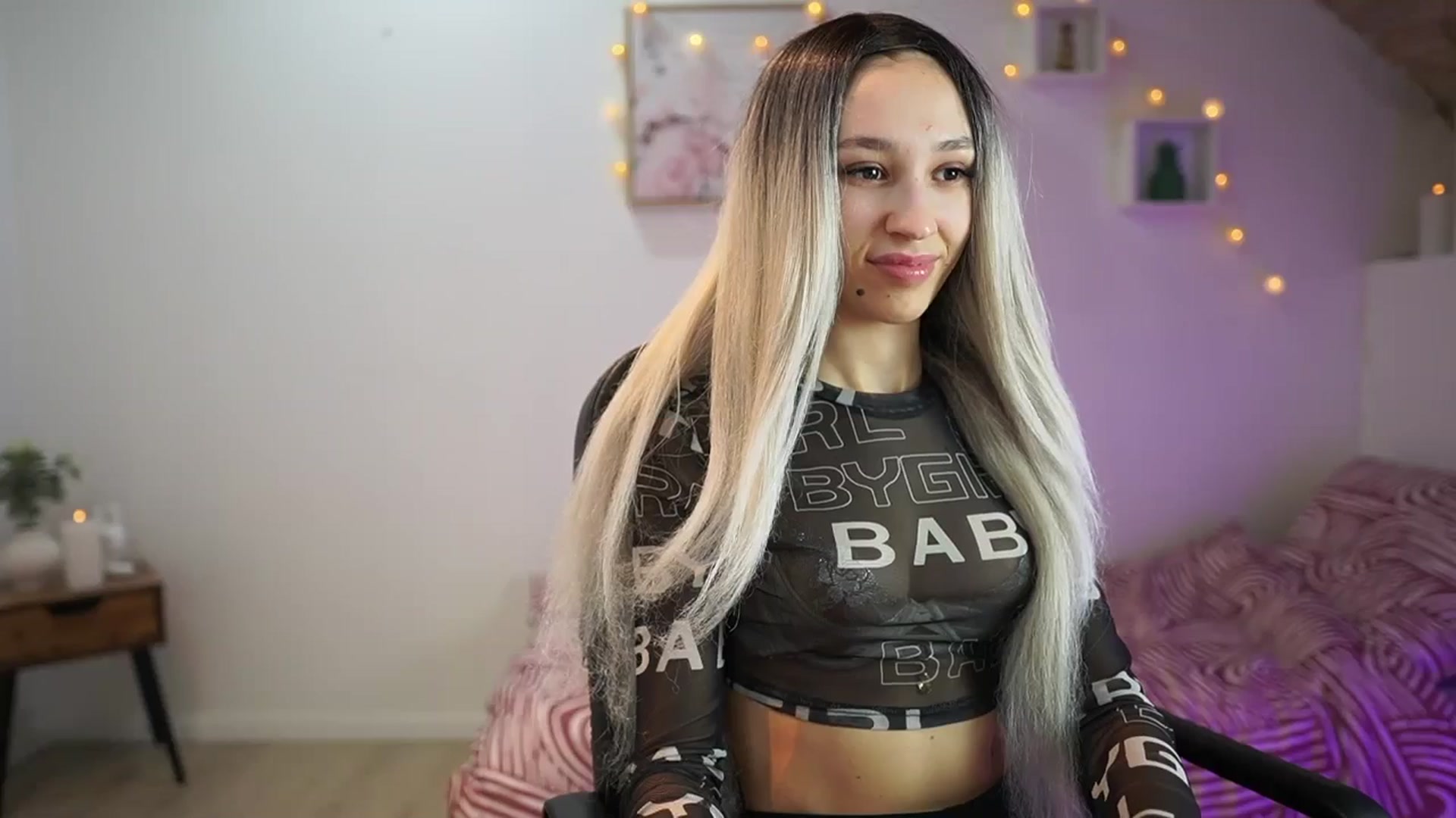 Gallery image thumbnail from Amai__Liu's myfreecams stream on, 03/19/2025, 20:21 image 7 of 20