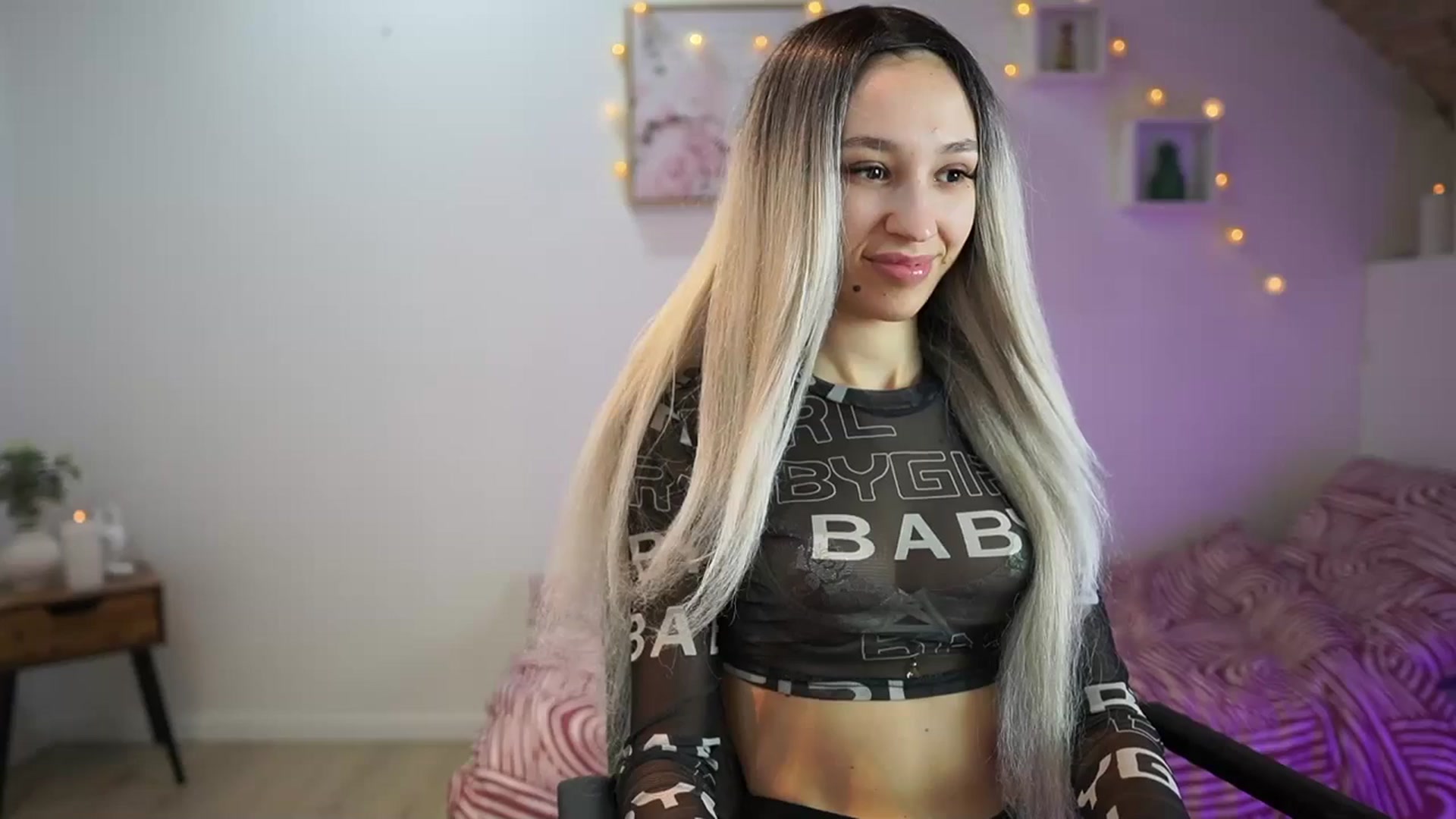 Gallery image thumbnail from Amai__Liu's myfreecams stream on, 03/19/2025, 20:21 image 10 of 20