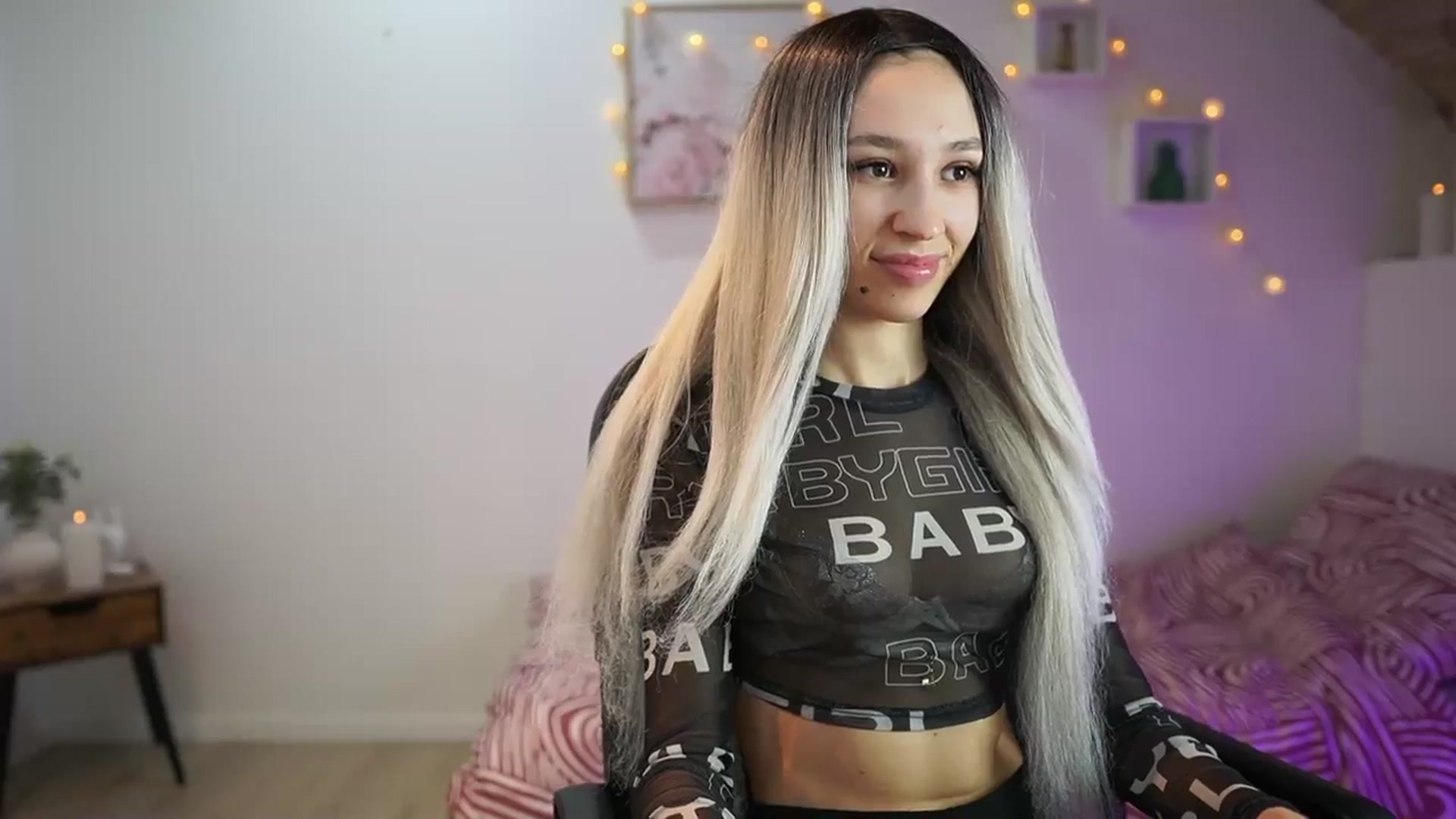 Gallery image thumbnail from Amai__Liu's myfreecams stream on, 03/19/2025, 20:21 image 6 of 20