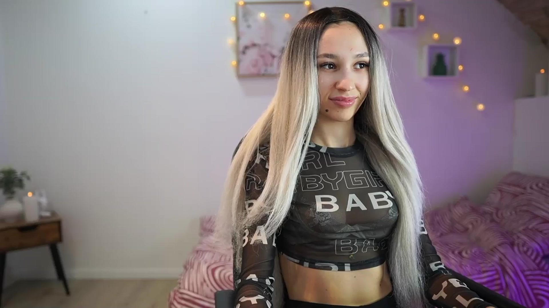 Gallery image thumbnail from Amai__Liu's myfreecams stream on, 03/19/2025, 20:21 image 8 of 20