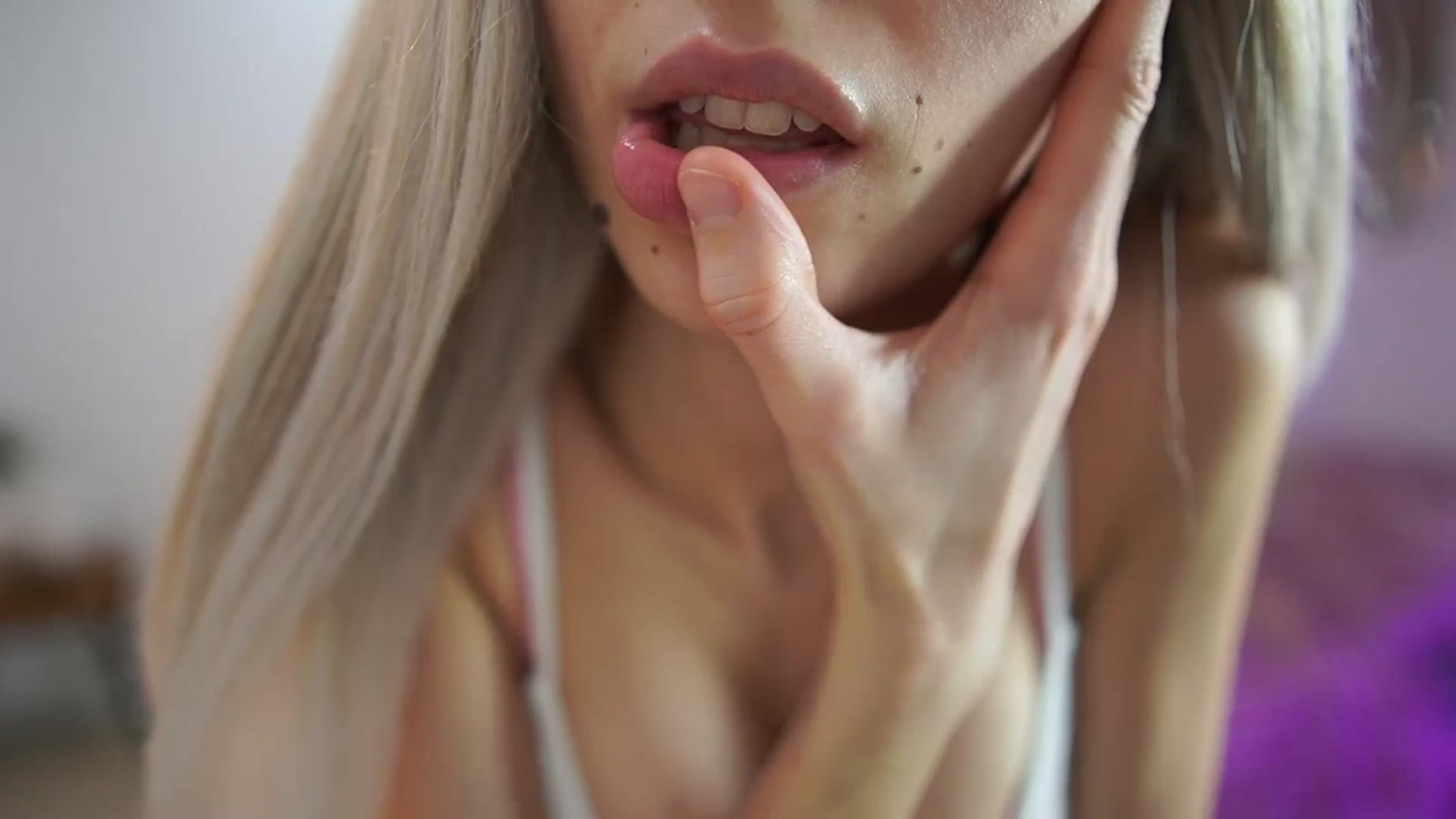 Gallery image thumbnail from Amai__Liu's myfreecams stream on, 03/22/2025, 19:46 image 15 of 20