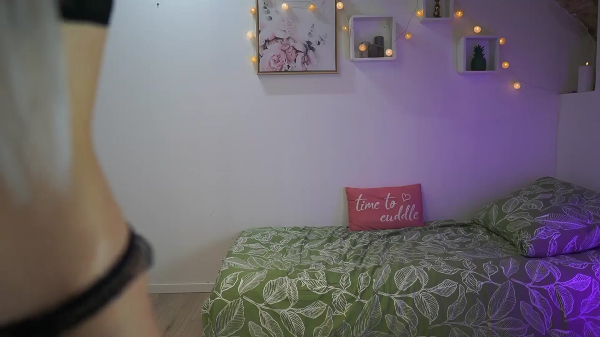 Gallery image thumbnail from Amai__Liu's myfreecams stream on, 04/02/2025, 21:52 image 15 of 20