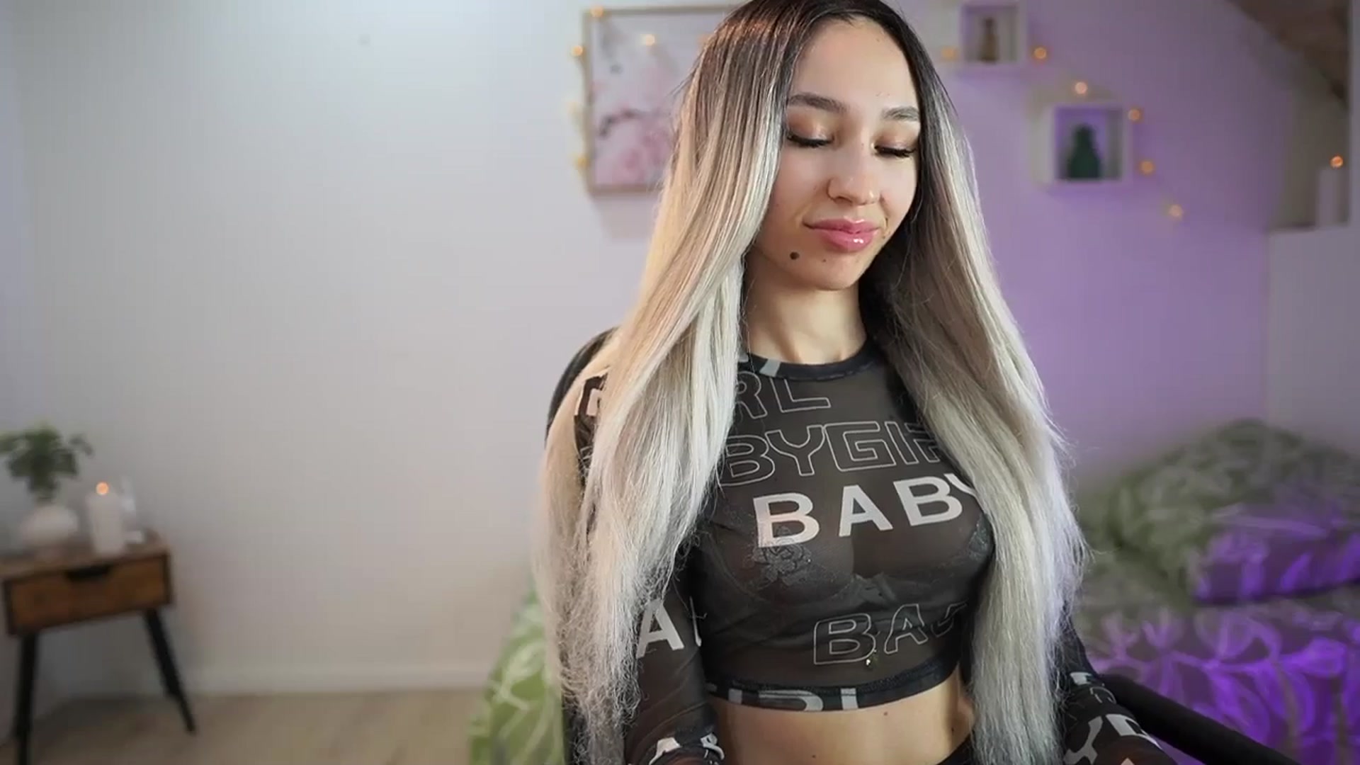 Gallery image thumbnail from Amai__Liu's myfreecams stream on, 04/06/2025, 20:13 image 10 of 20