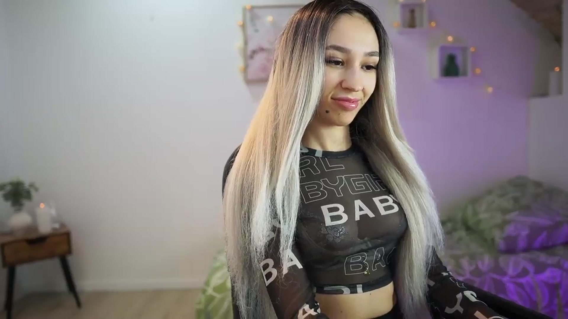 Gallery image thumbnail from Amai__Liu's myfreecams stream on, 04/06/2025, 20:13 image 3 of 20