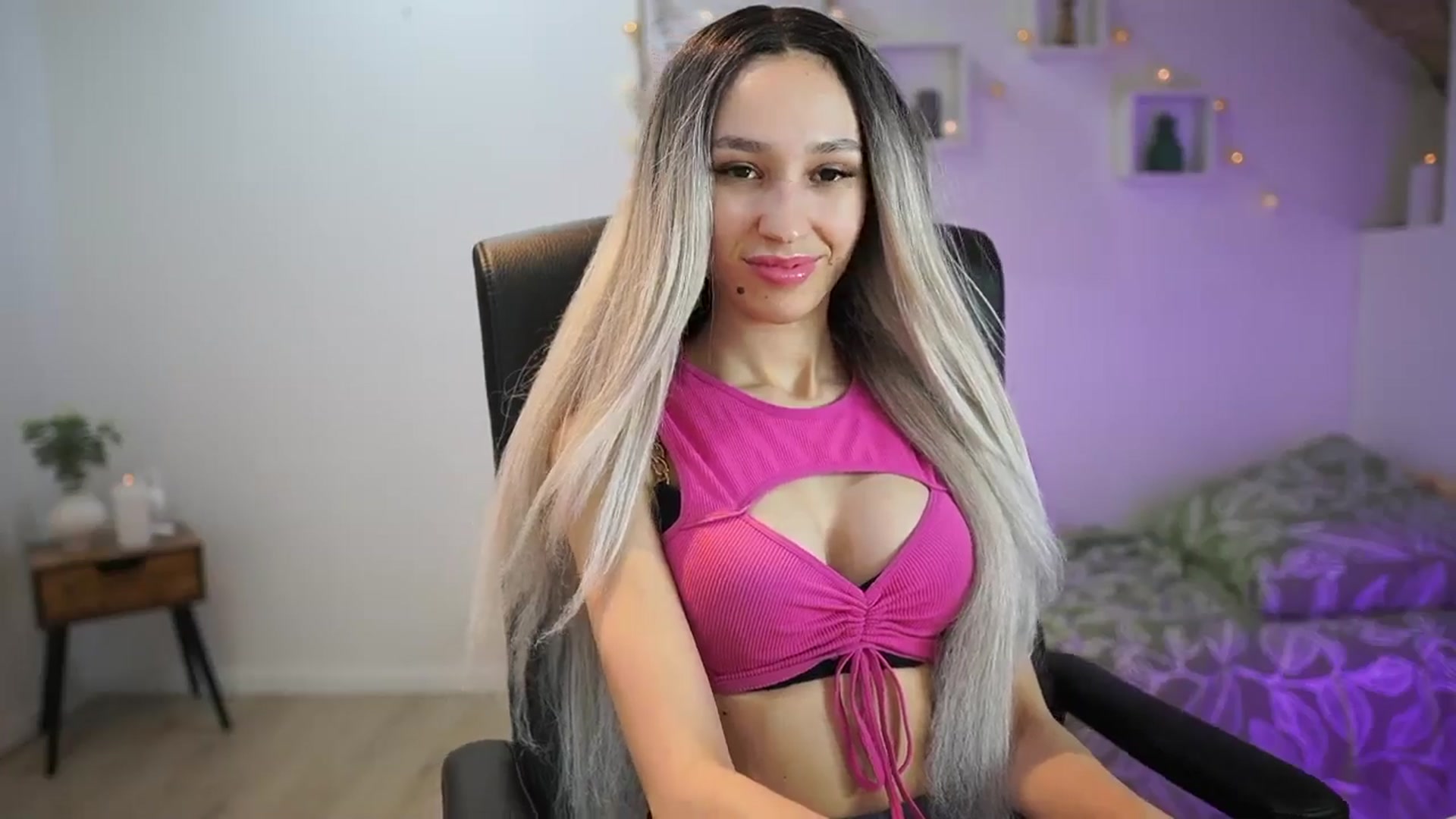 Gallery image thumbnail from Amai__Liu's myfreecams stream on, 04/16/2025, 19:52 image 10 of 20