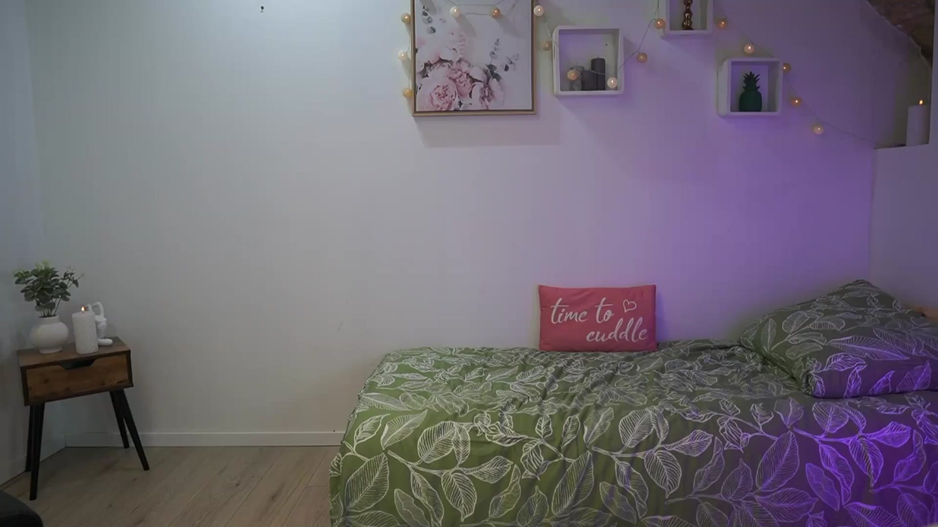 Gallery image thumbnail from Amai__Liu's myfreecams stream on, 04/16/2025, 21:24 image 3 of 20