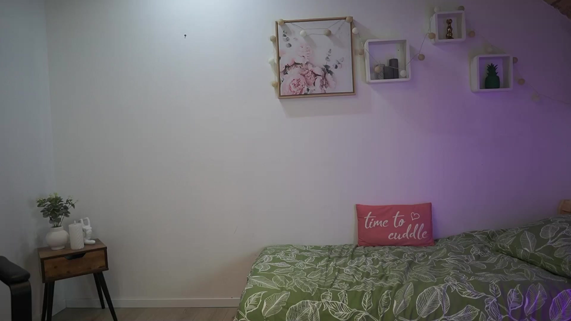 Gallery image thumbnail from Amai__Liu's myfreecams stream on, 05/02/2025, 21:25 image 14 of 20